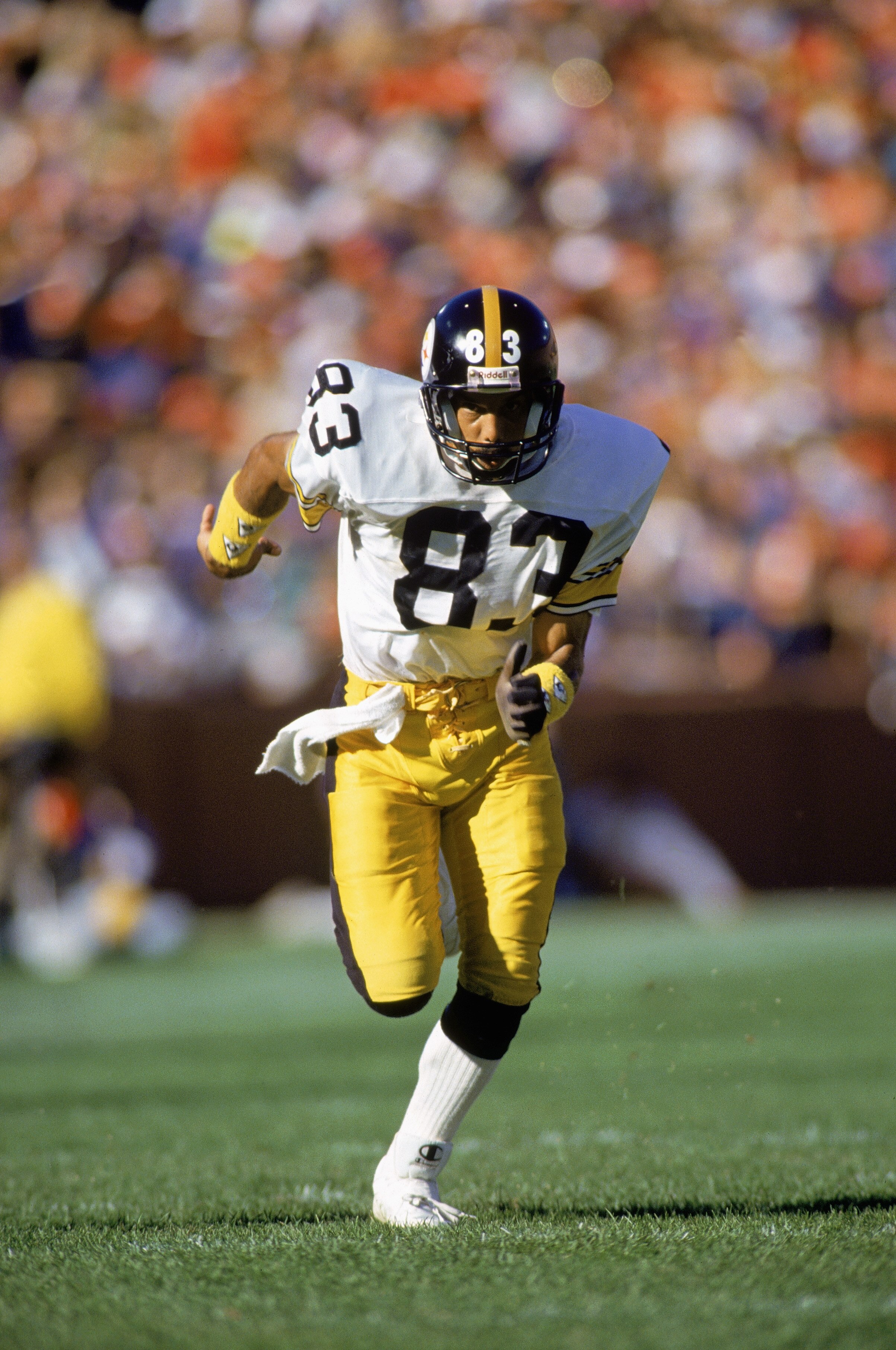 SAN FRANCISCO ?? OCTOBER 21:  Wide receiver Louis Lipps #83 of the Pittsburgh Steelers runs upfield during a NFL game against the San Francisco 49ers at Candlestick Park on October 21, 1990 in San Francisco, California.  The 49ers defeated the Steelers 27