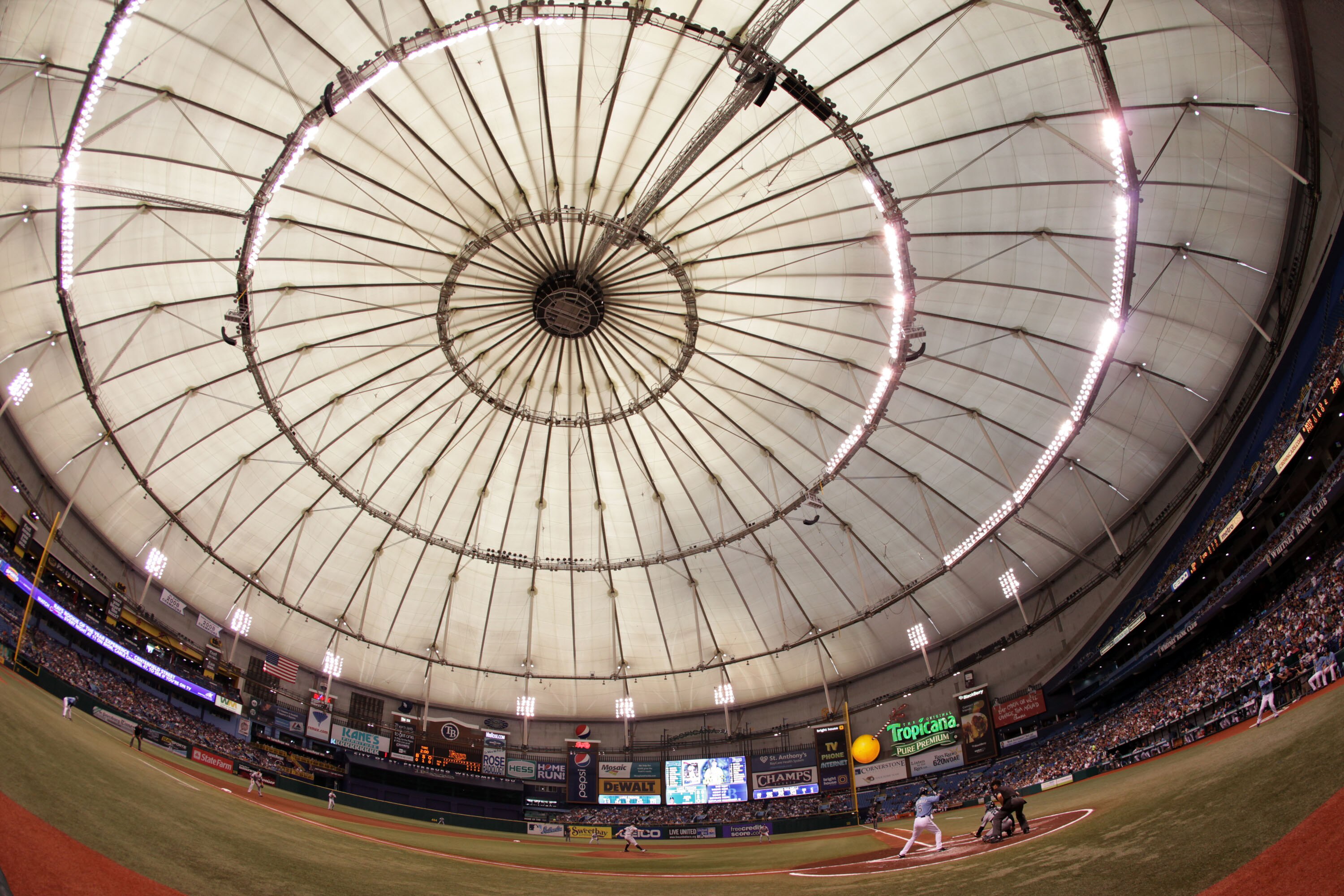 ST PETERSBURG, FL - SEPTEMBER 26: Rocco Baldelli #5 of the Tampa Bay Rays at bat against the Seattle Mariners at Tropicana Field on September 26, 2010 in St. Petersburg, Florida. (Photo by Eliot J. Schechter/Getty Images)