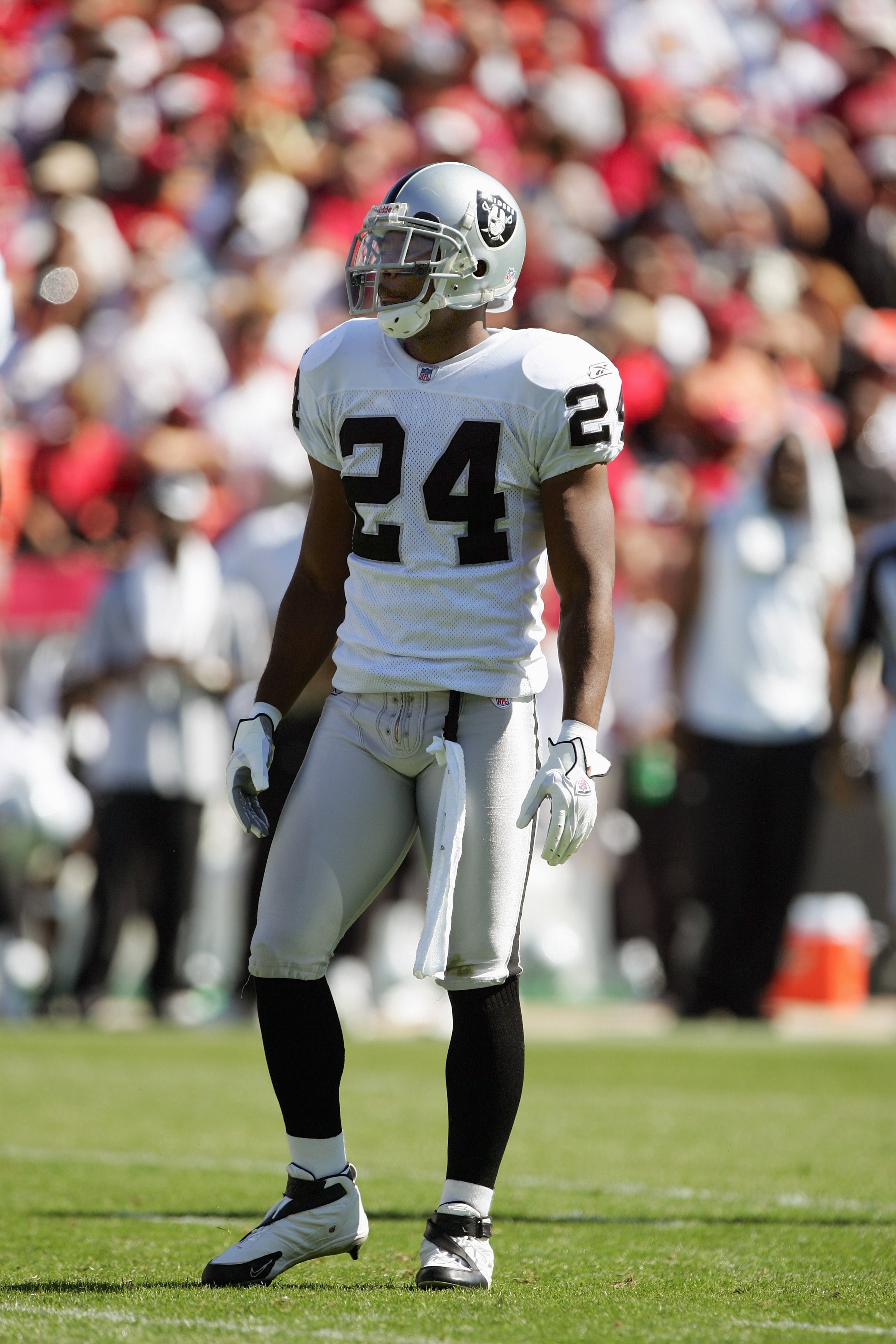 SAN FRANCISCO - OCTOBER 8:  Safety Michael Huff #24 of the Oakland Raiders looks on against the San Francisco 49ers at Monster Park on October 8, 2006 in San Francisco, California. The Niners defeated the Raiders 34-20.  (Photo by Jed Jacobsohn/Getty Imag