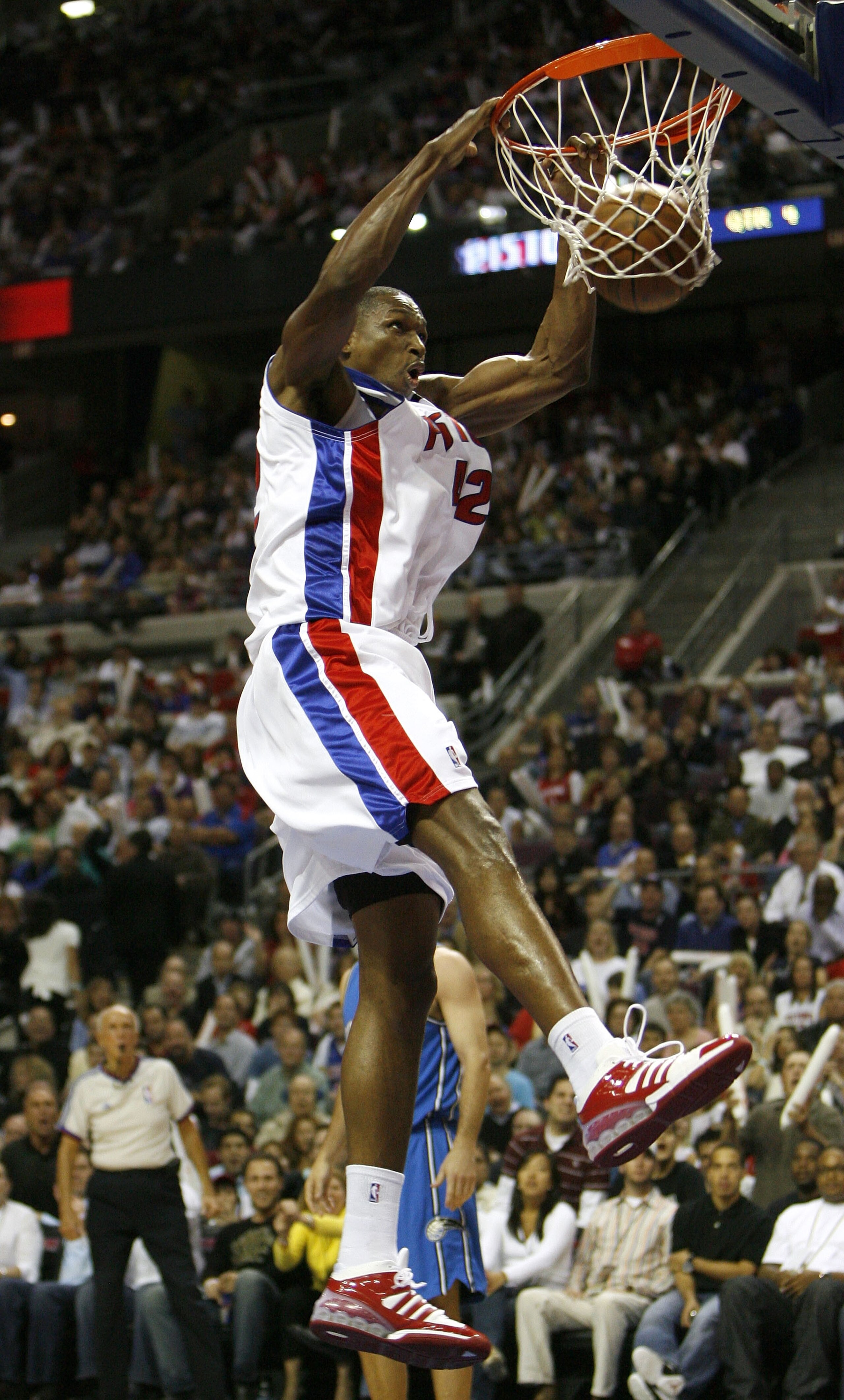 AUBURN HILLS, MI - MAY 03:  Theo Ratliff #42 of the Detroit Pistons gets in for a dunk while playing the Orlando Magic in Game One of the Eastern Conference Semifinals during the 2008 NBA Playoffs at the Palace of Auburn Hills on May 3, 2008 in Auburn Hil