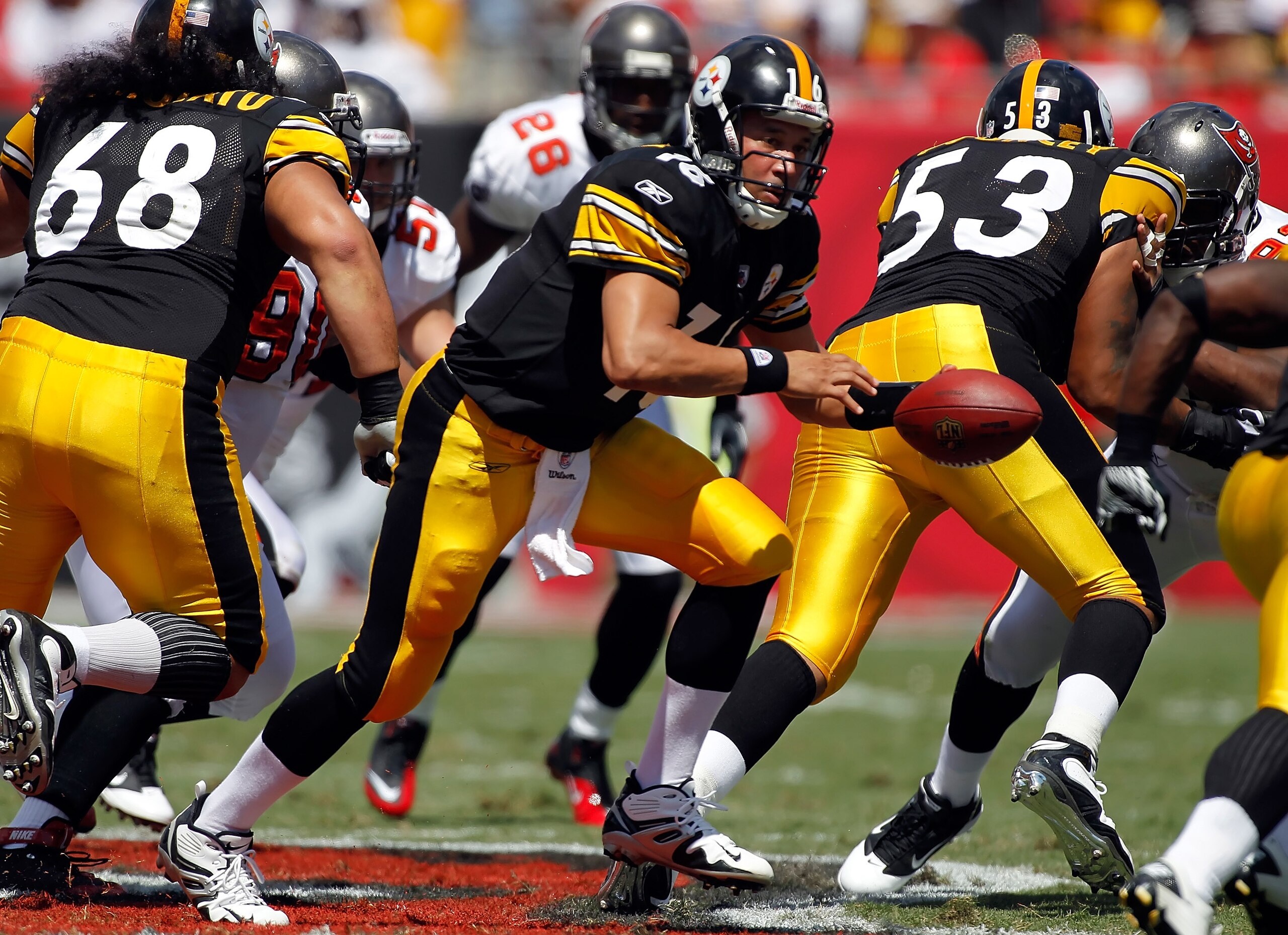 TAMPA, FL - SEPTEMBER 26:  Quarterback Charlie Batch #16 of the Pittsburgh Steelers hands the ball off against the Tampa Bay Buccaneers during the game at Raymond James Stadium on September 26, 2010 in Tampa, Florida.  (Photo by J. Meric/Getty Images)