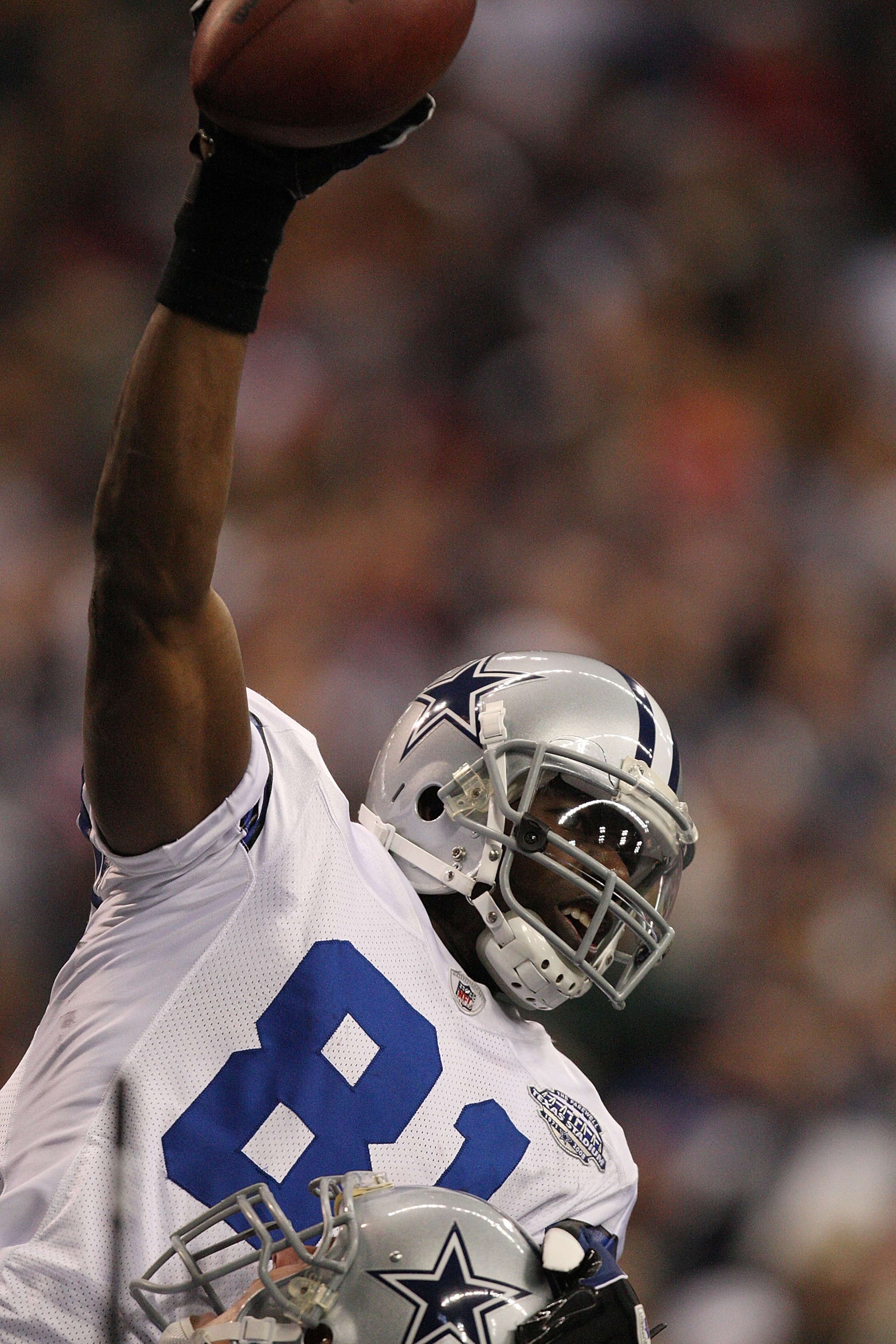 IRVING, TX - DECEMBER 20: Wide receiver Terrell Owens #81 of the Dallas Cowboys celebrates his touchdown against the Baltimore Ravens in the fourth quarter at Texas Stadium on December 20, 2008 in Irving, Texas. (Photo by Ronald Martinez/Getty Images) IRVING, TX - DECEMBER 20: Wide receiver Terrell Owens #81 of the Dallas Cowboys celebrates his touchdown against the Baltimore Ravens in the fourth quarter at Texas Stadium on December 20, 2008 in Irving, Texas. (Photo by Ronald Martinez/Getty Images)