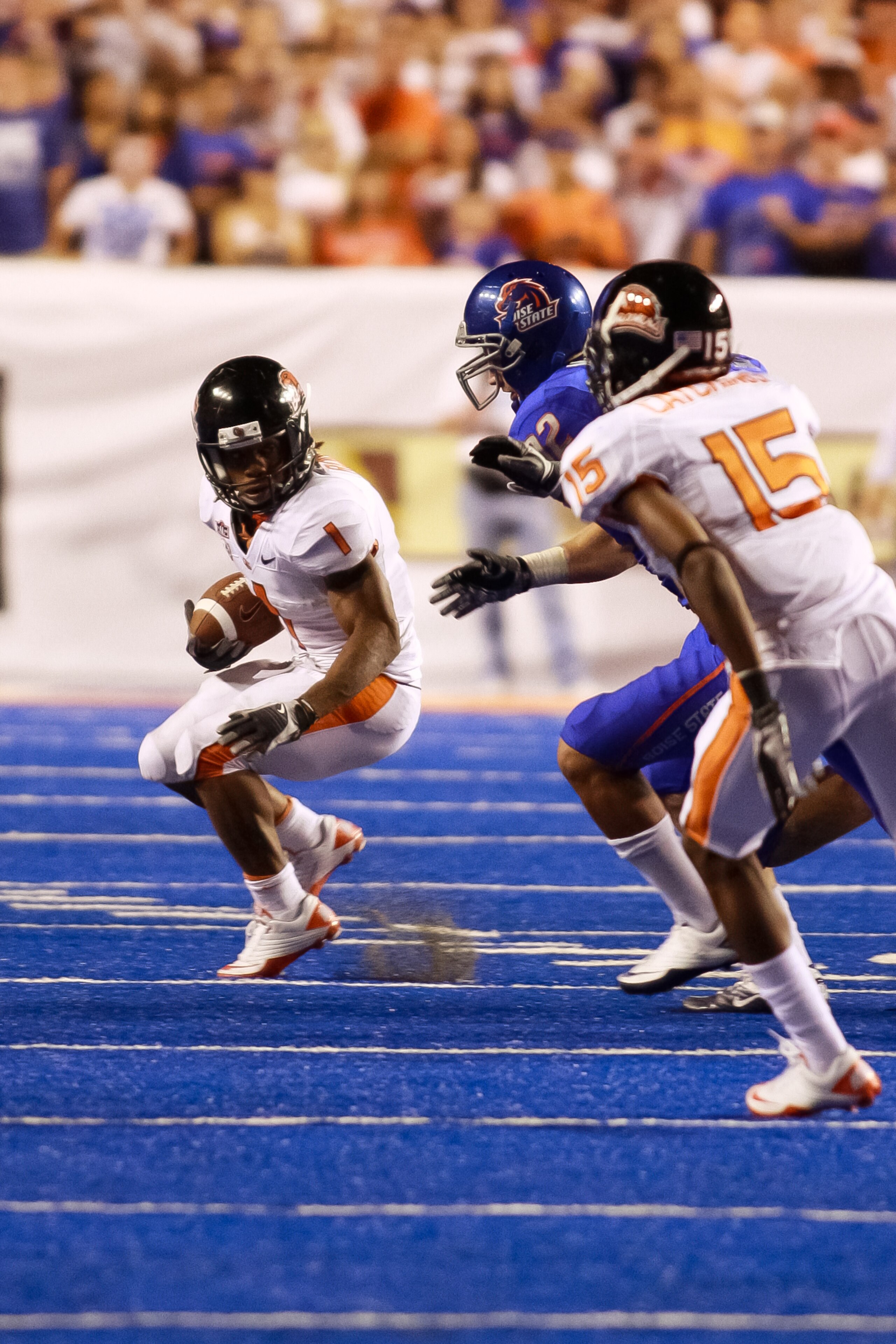 BOISE, ID - SEPTEMBER 25:  Running back Jacquizz Rodgers #1 of the Oregon State Beavers runs the ball against the Boise State Broncos at Bronco Stadium on September 25, 2010 in Boise, Idaho.  (Photo by Otto Kitsinger III/Getty Images)
