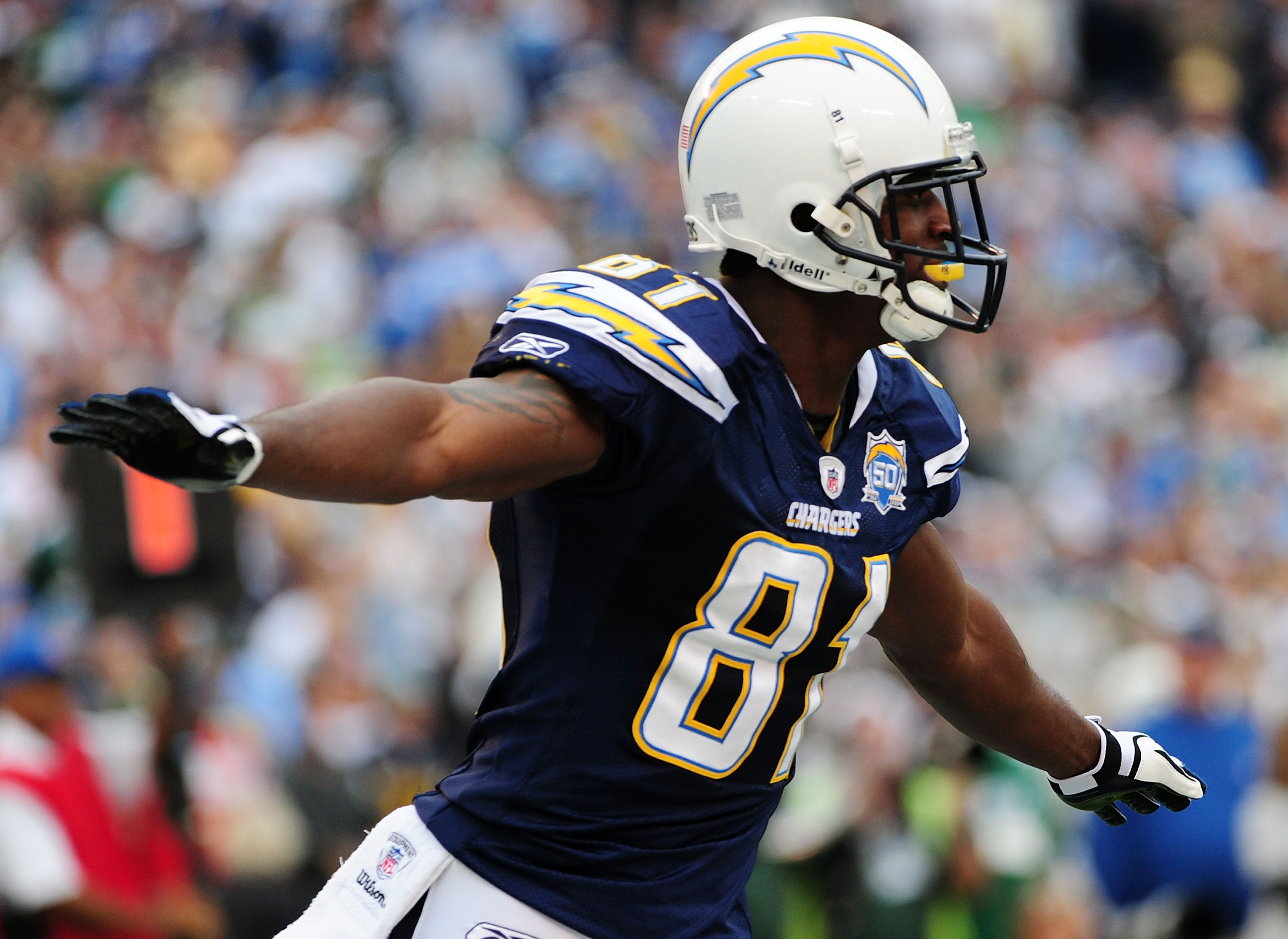 SAN DIEGO - JANUARY 17:  Kassim Osgood #81 of the San Diego Chargers reacts to a play against the New York Jets during the AFC Divisional Playoff Game at Qualcomm Stadium on January 17, 2010 in San Diego, California.  (Photo by Robert Laberge/Getty Images