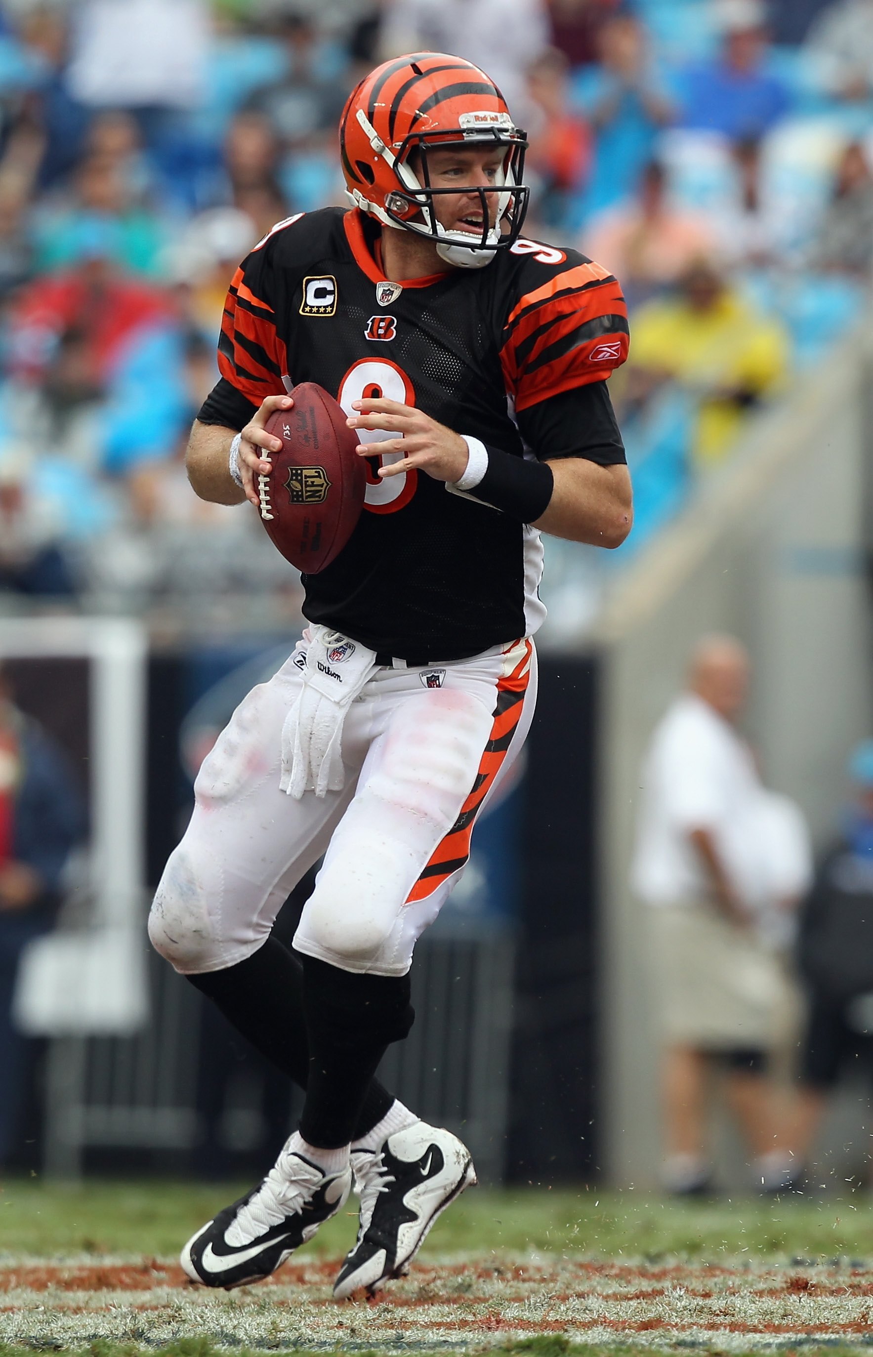 CHARLOTTE, NC - SEPTEMBER 26:  Carson Palmer #9 of the Cincinnati Bengals against the Carolina Panthers during their game at Bank of America Stadium on September 26, 2010 in Charlotte, North Carolina.  (Photo by Streeter Lecka/Getty Images)