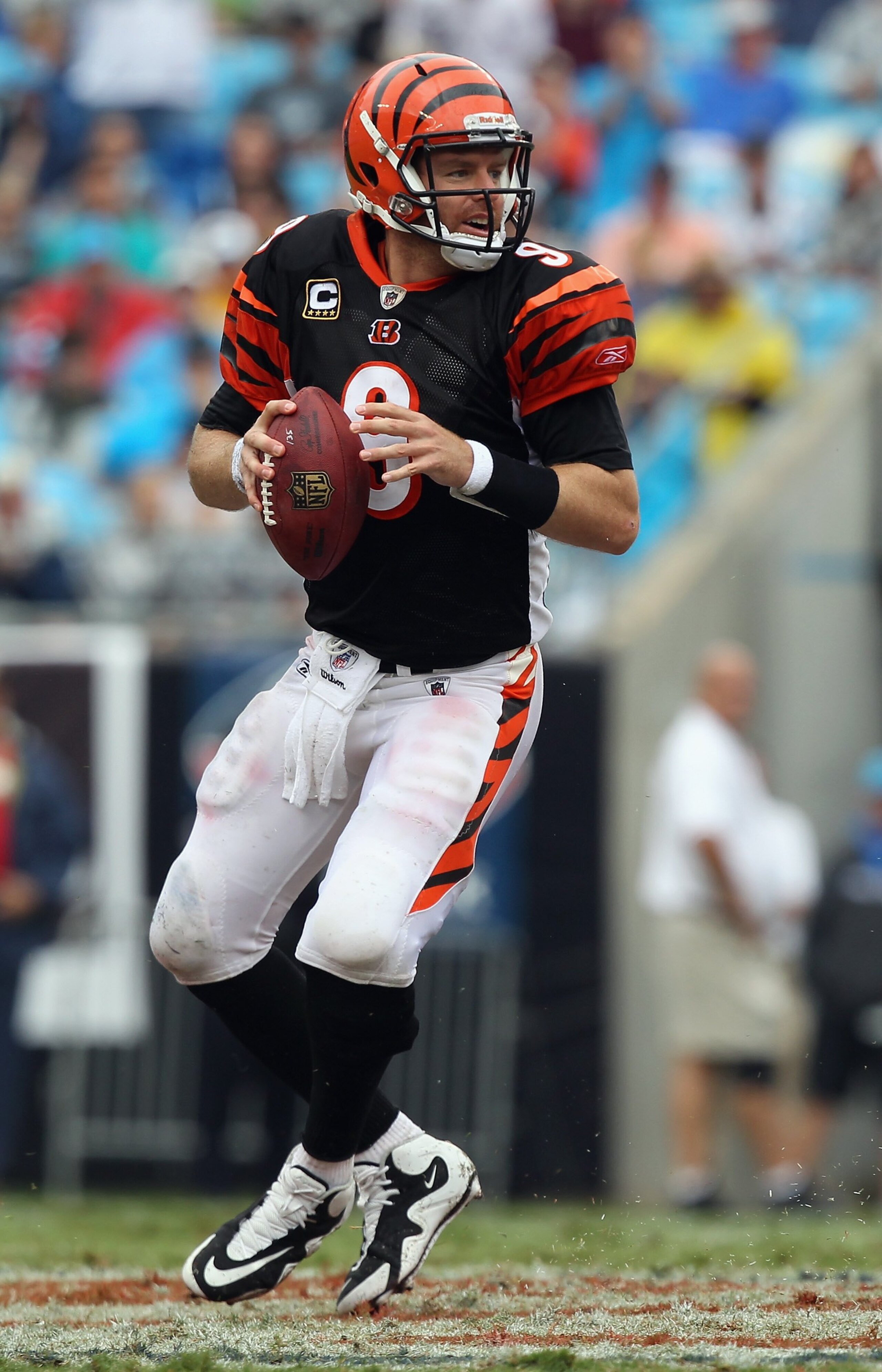 CHARLOTTE, NC - SEPTEMBER 26:  Carson Palmer #9 of the Cincinnati Bengals against the Carolina Panthers during their game at Bank of America Stadium on September 26, 2010 in Charlotte, North Carolina.  (Photo by Streeter Lecka/Getty Images)