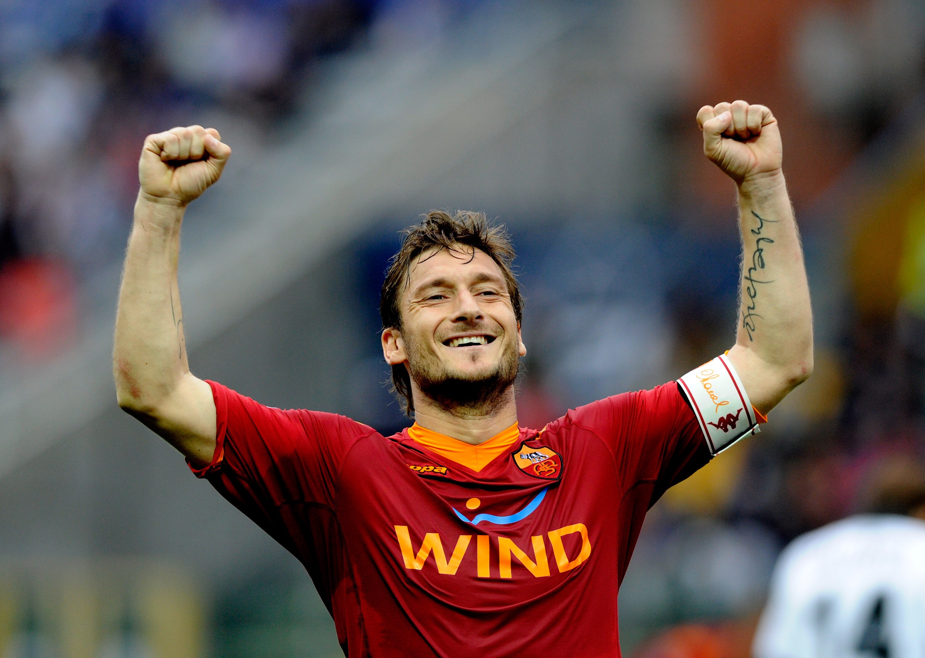 PARMA, ITALY - MAY 01:  Francesco Totti of AS Roma celebrates after the second goal during the Serie A match between  Parma FC and AS Roma at Stadio Ennio Tardini on May 1, 2010 in Parma, Italy.  (Photo by Claudio Villa/Getty Images)
