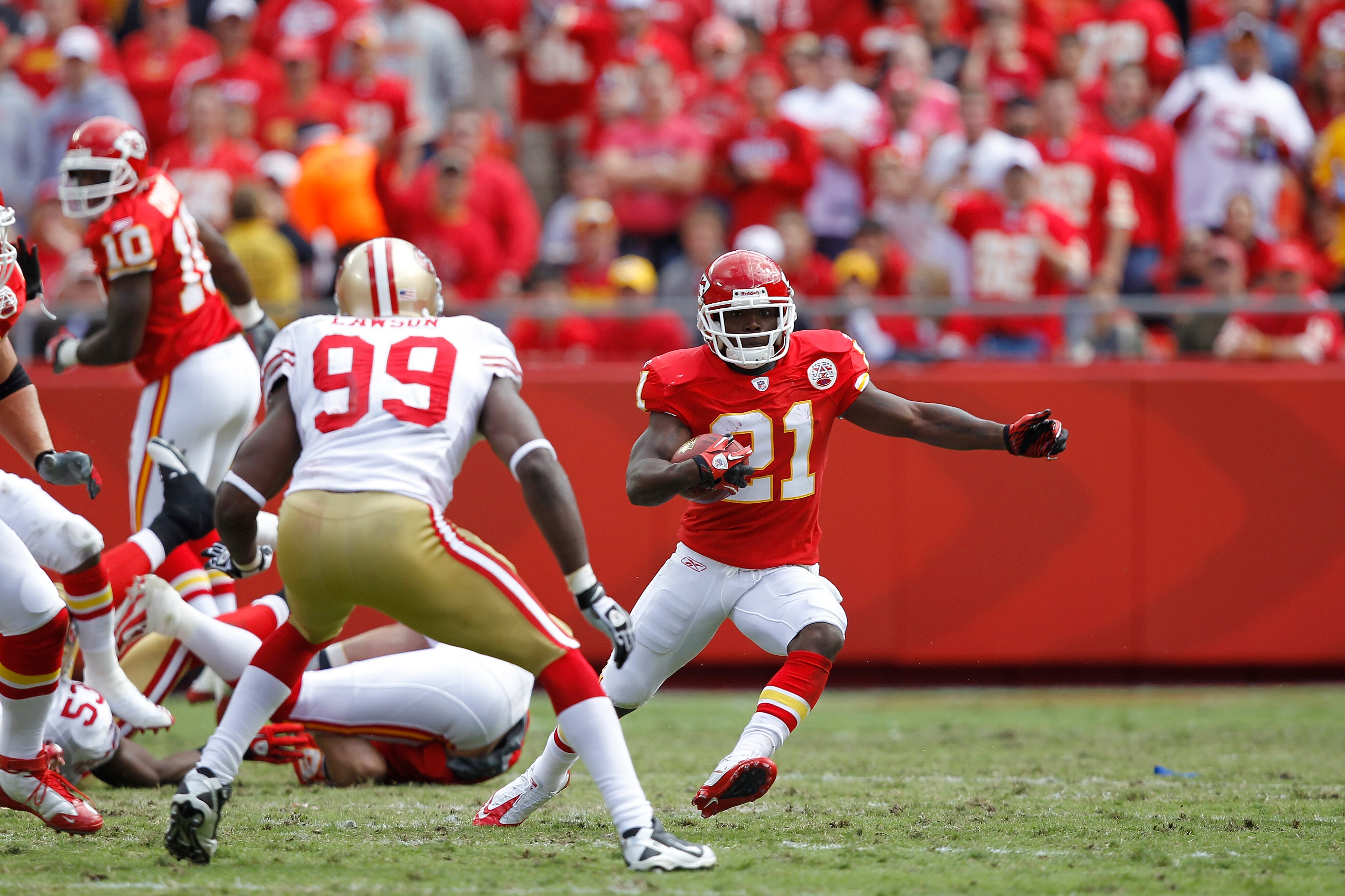 KANSAS CITY, MO - SEPTEMBER 26: Javier Arenas #21 of the Kansas City Chiefs returns a kick against the San Francisco 49ers at Arrowhead Stadium on September 26, 2010 in Kansas City, Missouri. The Chiefs won 31-10. (Photo by Joe Robbins/Getty Images)