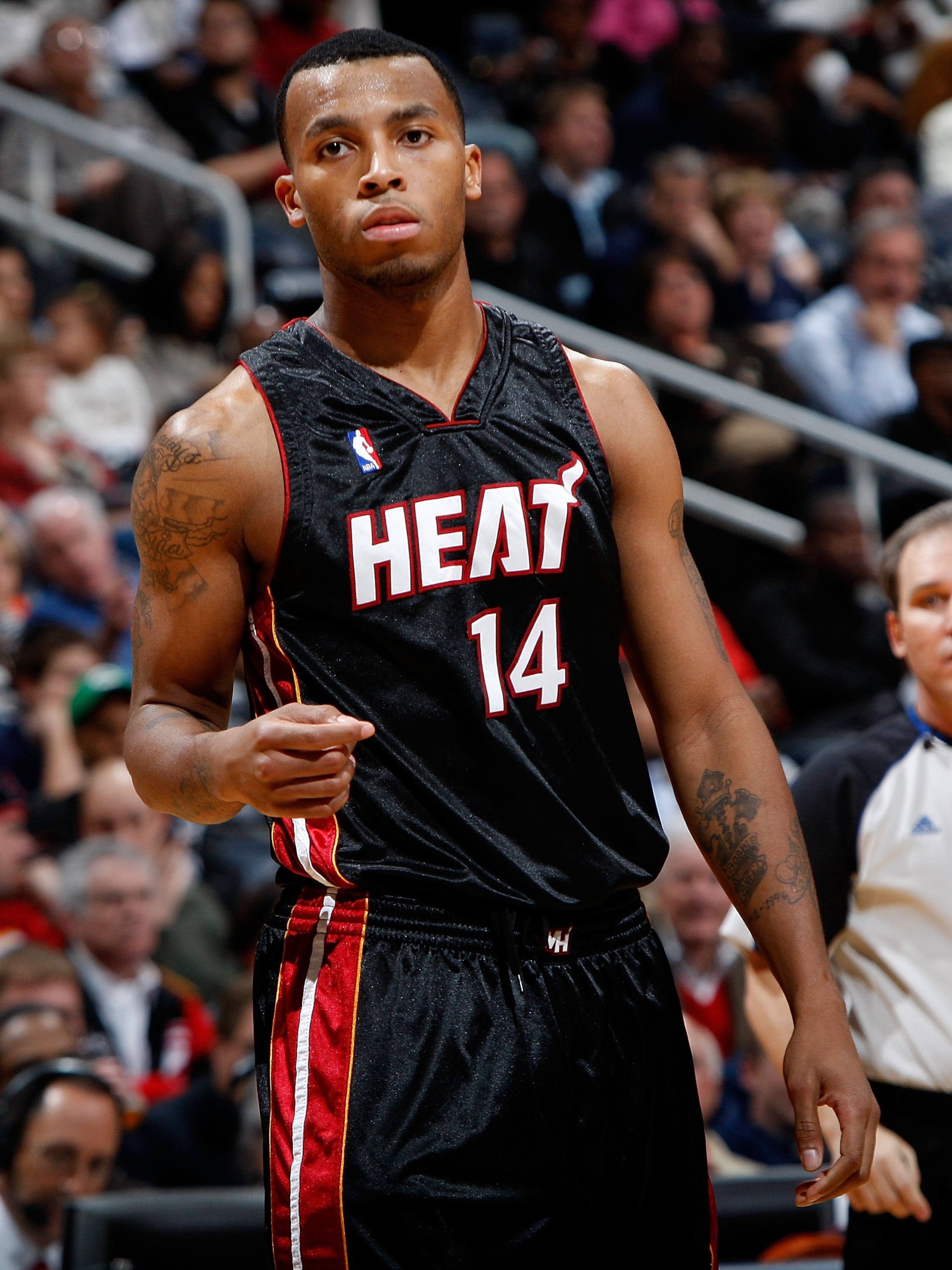ATLANTA - NOVEMBER 18:  Daequan Cook #14 of the Miami Heat against the Atlanta Hawks at Philips Arena on November 18, 2009 in Atlanta, Georgia.  (Photo by Kevin C. Cox/Getty Images)
