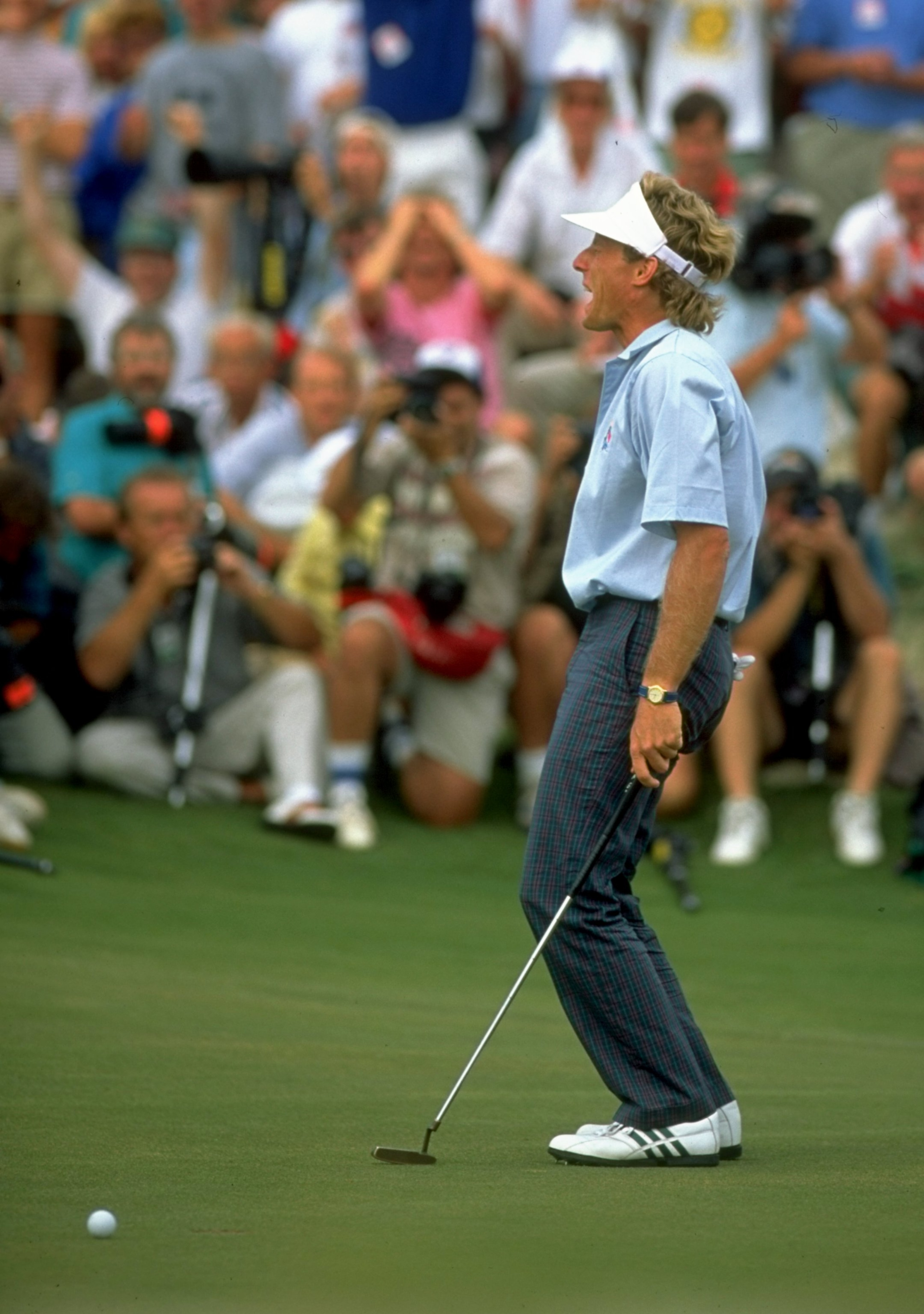 Sep 1991:  Bernhard Langer of the European team misses a crucial putt on the 18th in the final singles match of the Ryder Cup as the USA win the trophy at Kiawah Island, USA. Mandatory Credit: David Cannon /Allsport