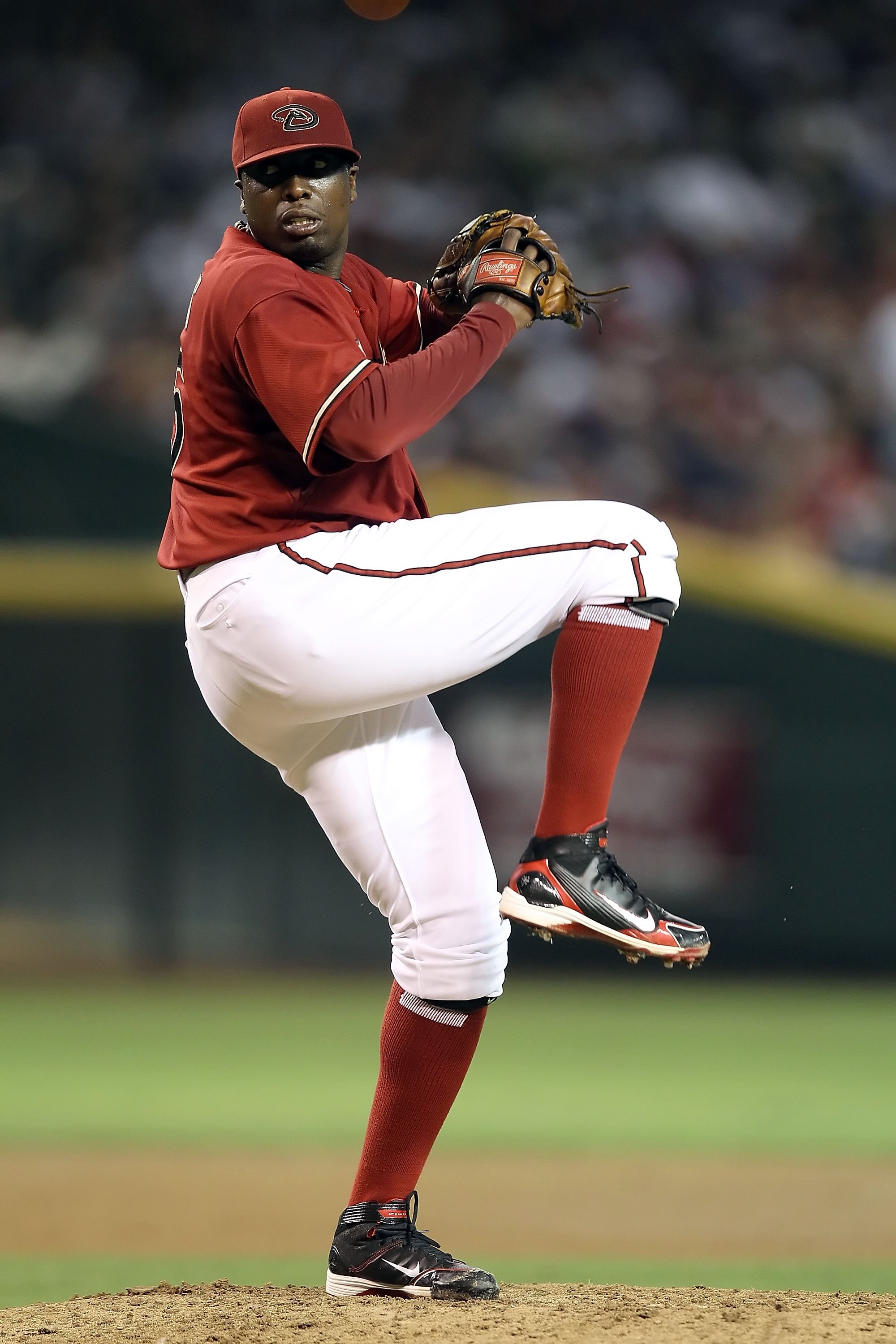 PHOENIX - JUNE 23:  Starting pitcher Dontrelle Willis #35 of the Arizona Diamondbacks pitches against the New York Yankees during the Major League Baseball game at Chase Field on June 23, 2010 in Phoenix, Arizona.  The Yankees defeated the Diamondbacks 6-