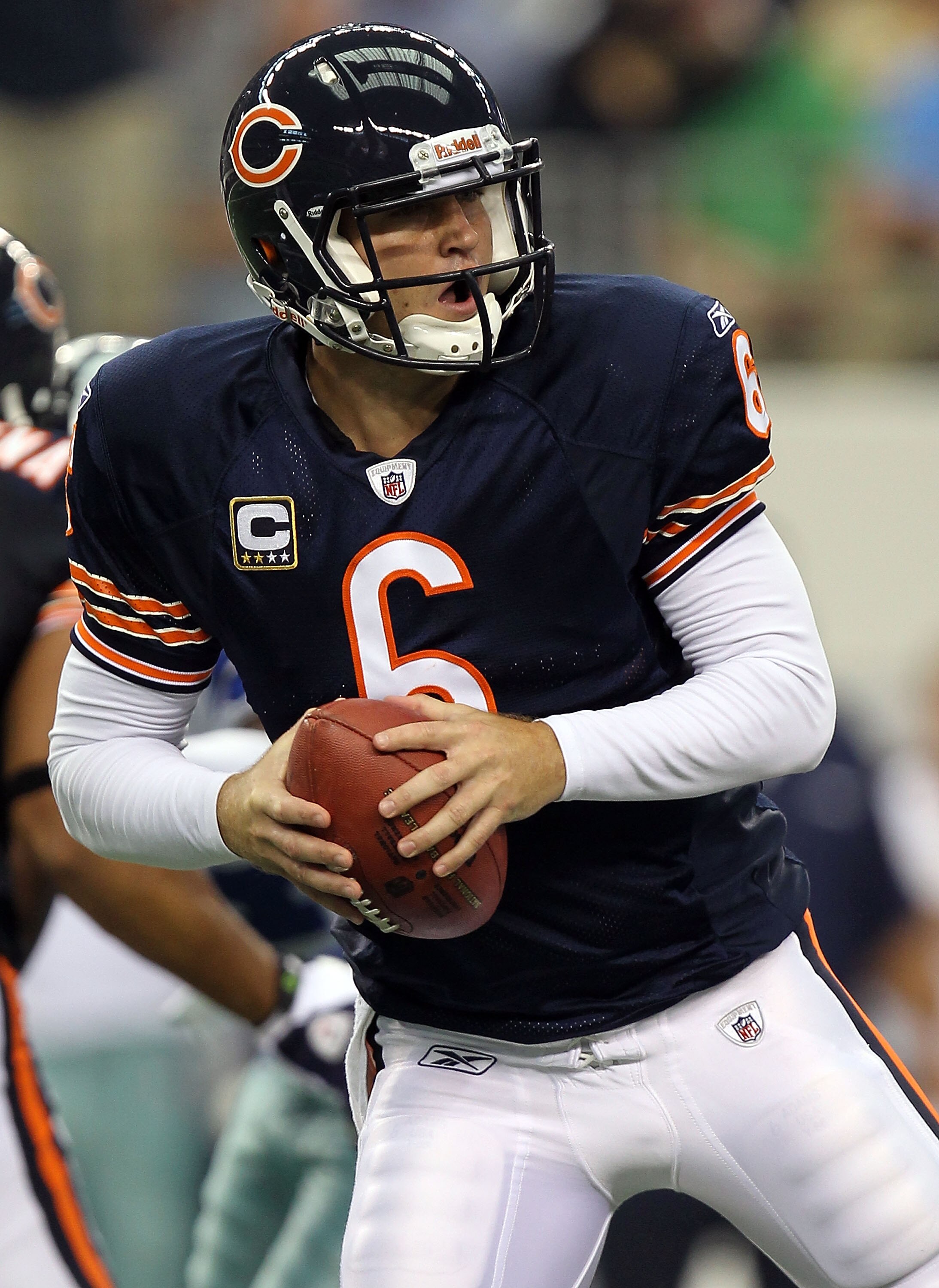 ARLINGTON, TX - SEPTEMBER 19:  Quarterback Jay Cutler #6 of the Chicago Bears at Cowboys Stadium on September 19, 2010 in Arlington, Texas.  (Photo by Ronald Martinez/Getty Images)