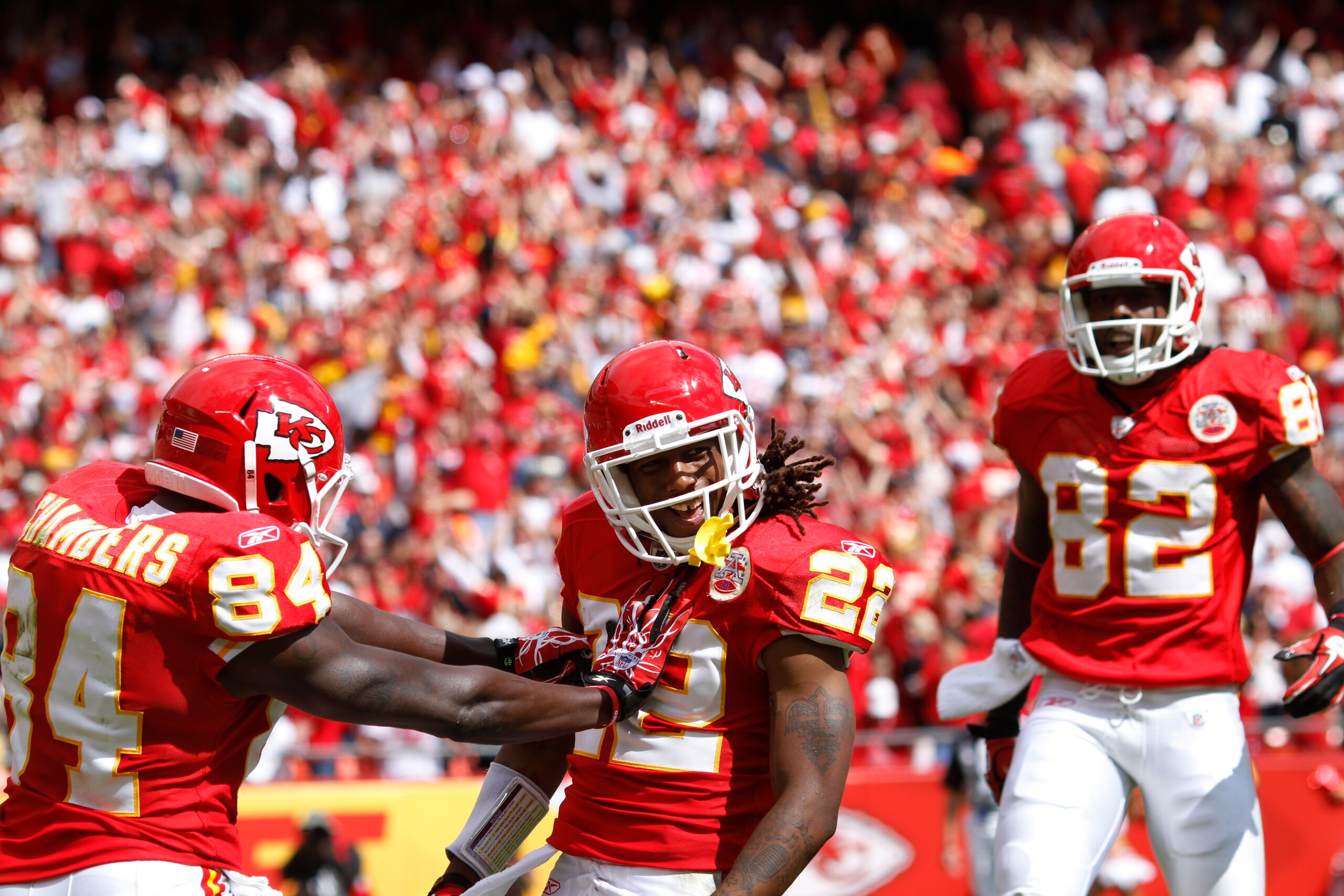 KANSAS CITY, MO - SEPTEMBER 26: Dexter McCluster #22 of the Kansas City Chiefs celebrates with Chris Chambers #84 after a 31-yard touchdown reception against the San Francisco 49ers at Arrowhead Stadium on September 26, 2010 in Kansas City, Missouri. The 