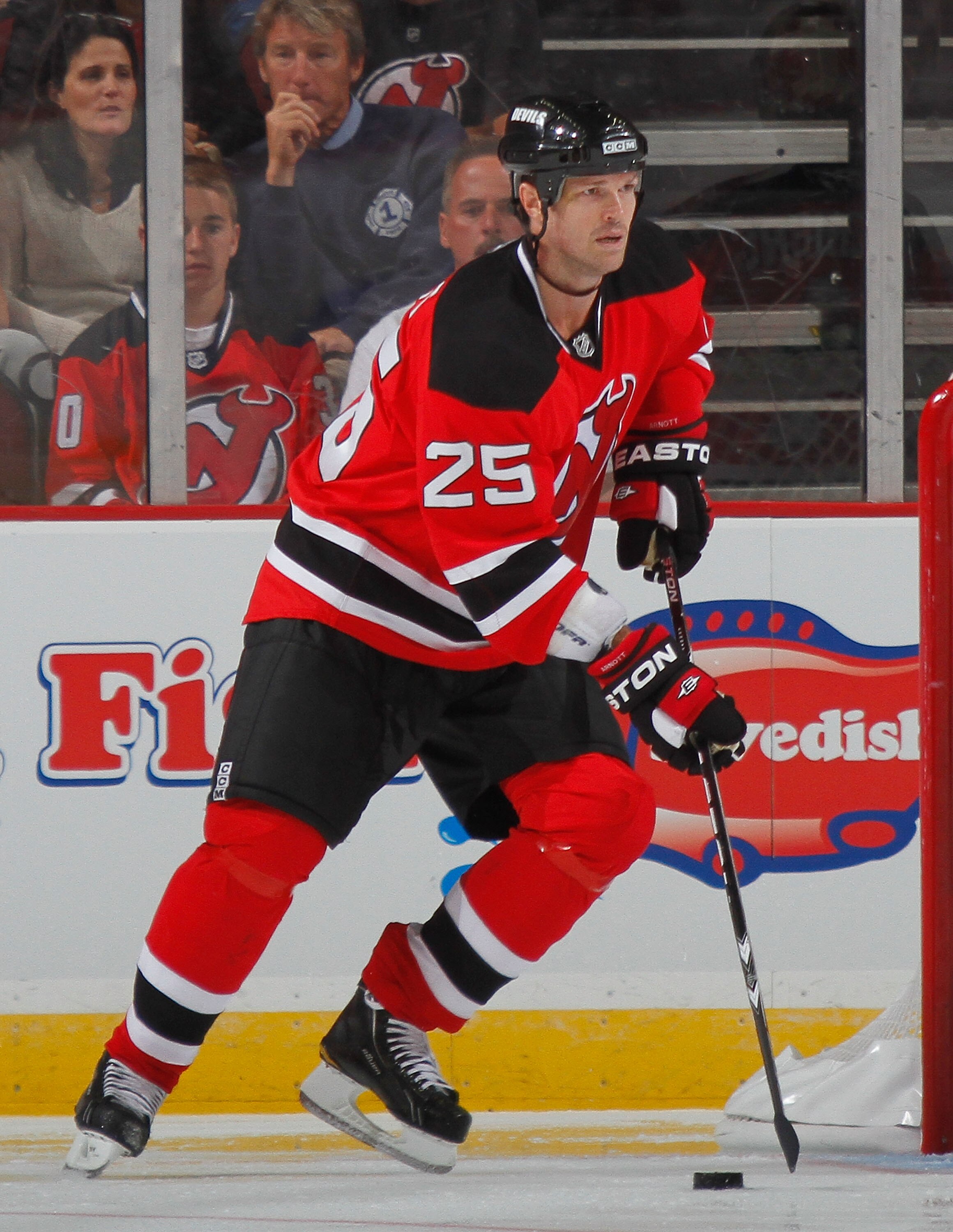 NEWARK, NJ - SEPTEMBER 25: Jason Arnott #25 of the New Jersey Devils during a preseason hockey game against the New York Rangers at the Prudential Center on September 25, 2010 in Newark, New Jersey.  (Photo by Paul Bereswill/Getty Images)