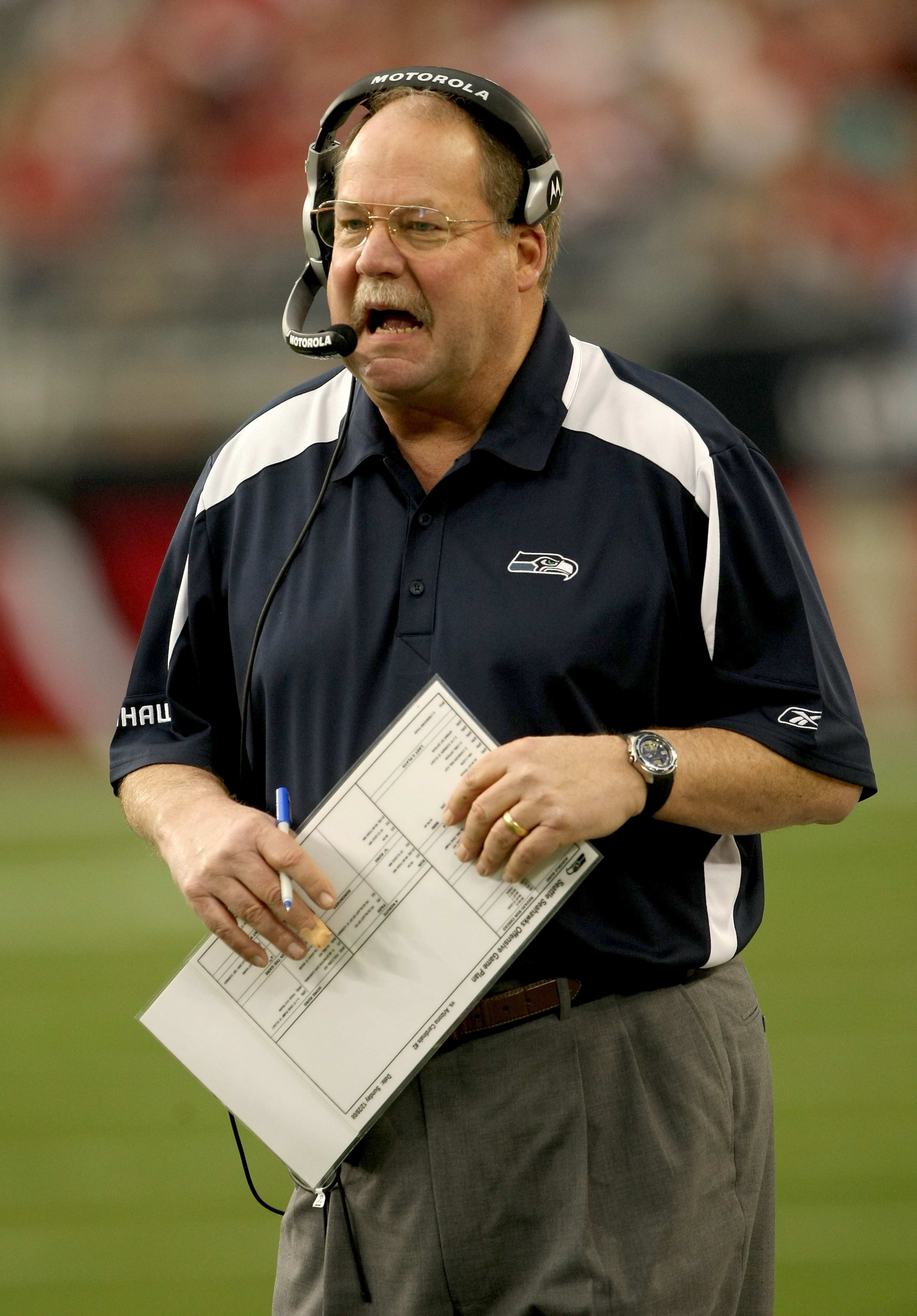 GLENDALE, AZ - DECEMBER 28:  Head coach Mike Holmgren of the Seattle Seahawks shouts during the game with the Arizona Cardinals on December 28, 2008 at University of Phoenix Stadium in Glendale, Arizona.  The Cardinals won 34-21.  (Photo by Stephen Dunn/G
