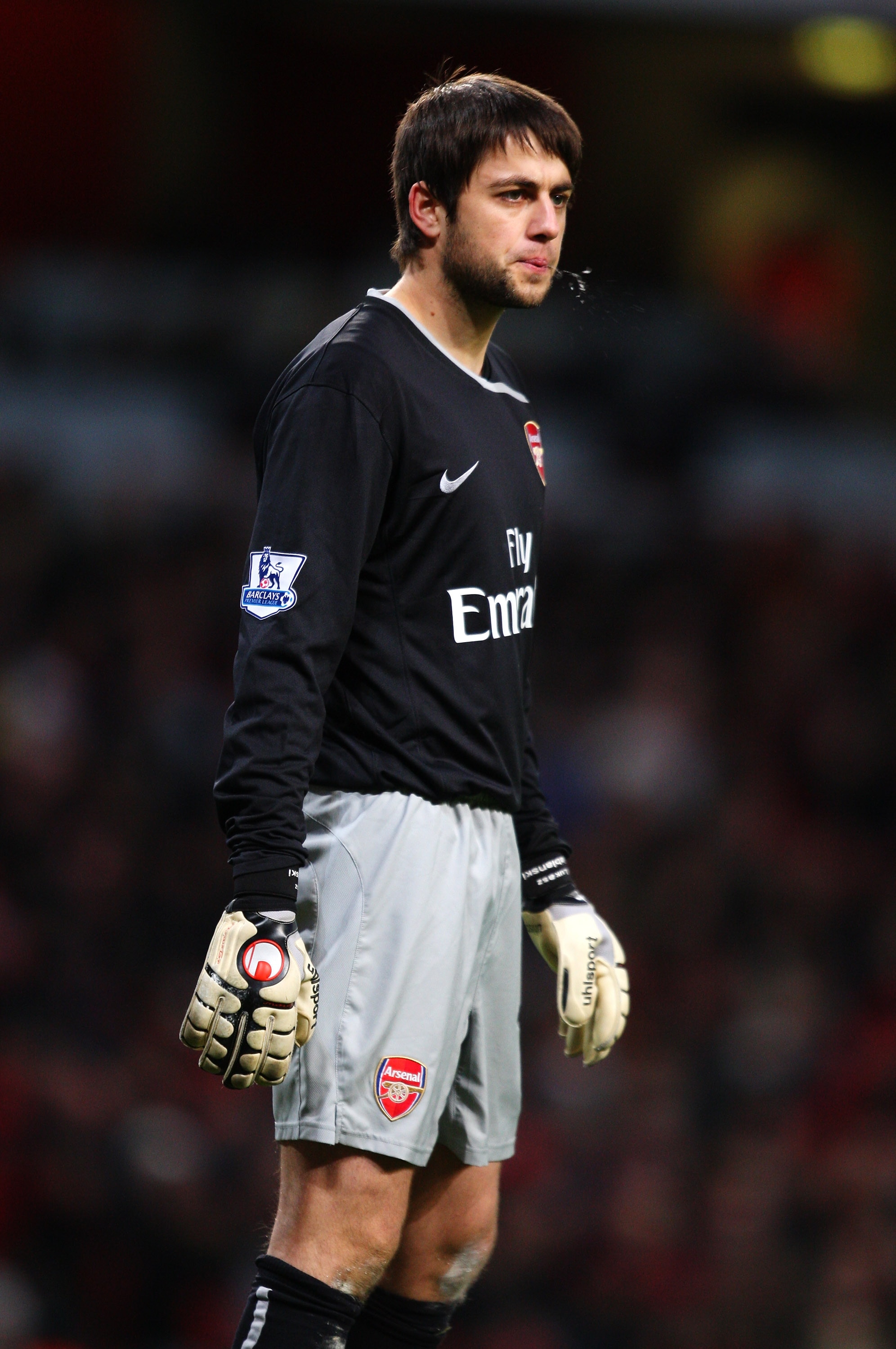 LONDON - JANUARY 03: Goalkeeper Lukasz Fabianski of Arsenal during the the FA Cup Sponsored by E.on Third Round match between Arsenal and Plymouth Argyle at Emirates Stadium on January 3, 2009 in London, England.  (Photo by Mark Thompson/Getty Images)