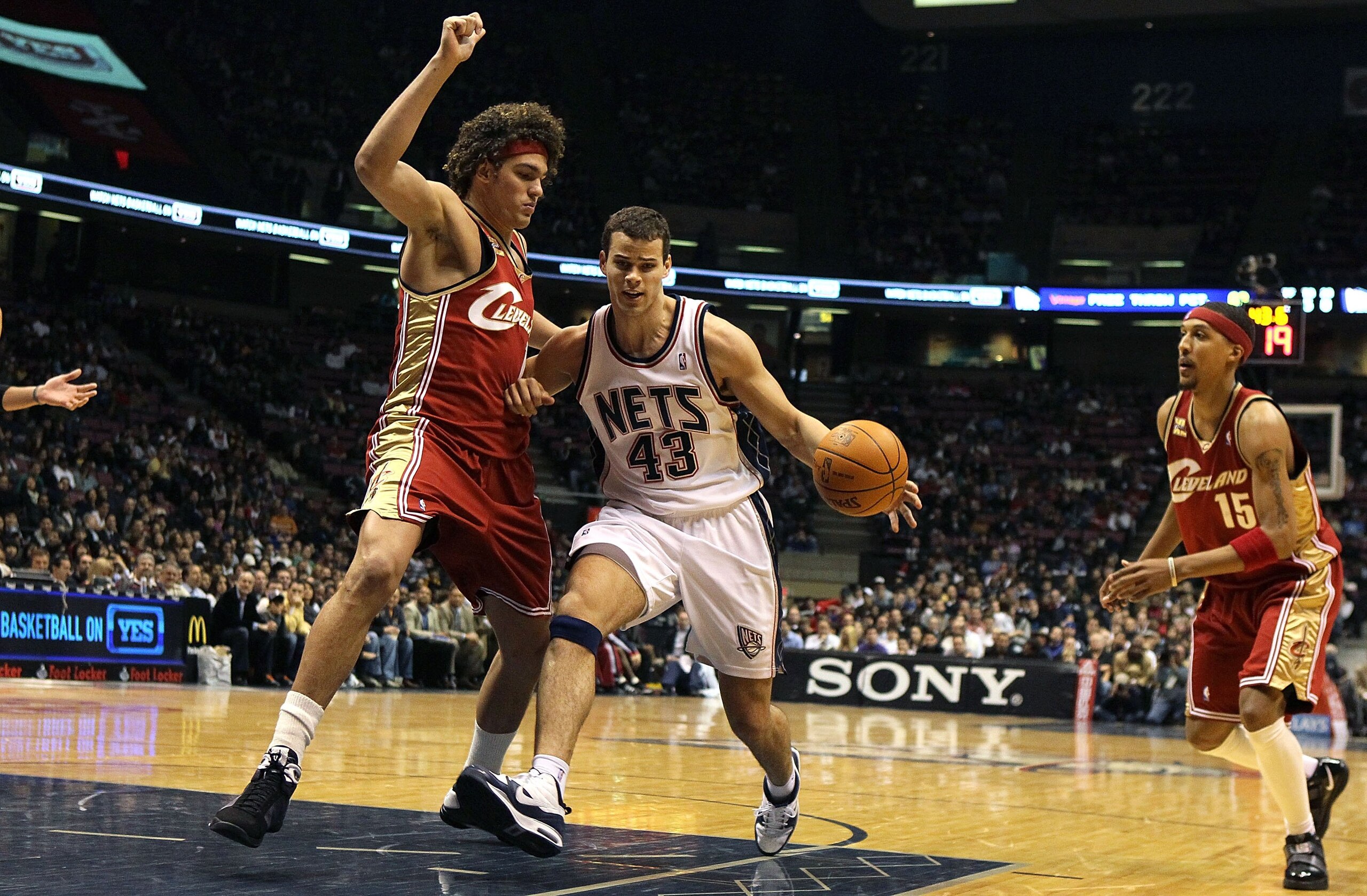 EAST RUTHERFORD, NJ - MARCH 03:  Kris Humphries #43 of the New Jersey Nets controls the ball against the Cleveland Cavaliers at the Izod Center on March 3, 2010 in East Rutherford, New Jersey.NOTE TO USER: User expressly acknowledges and agrees that, by d