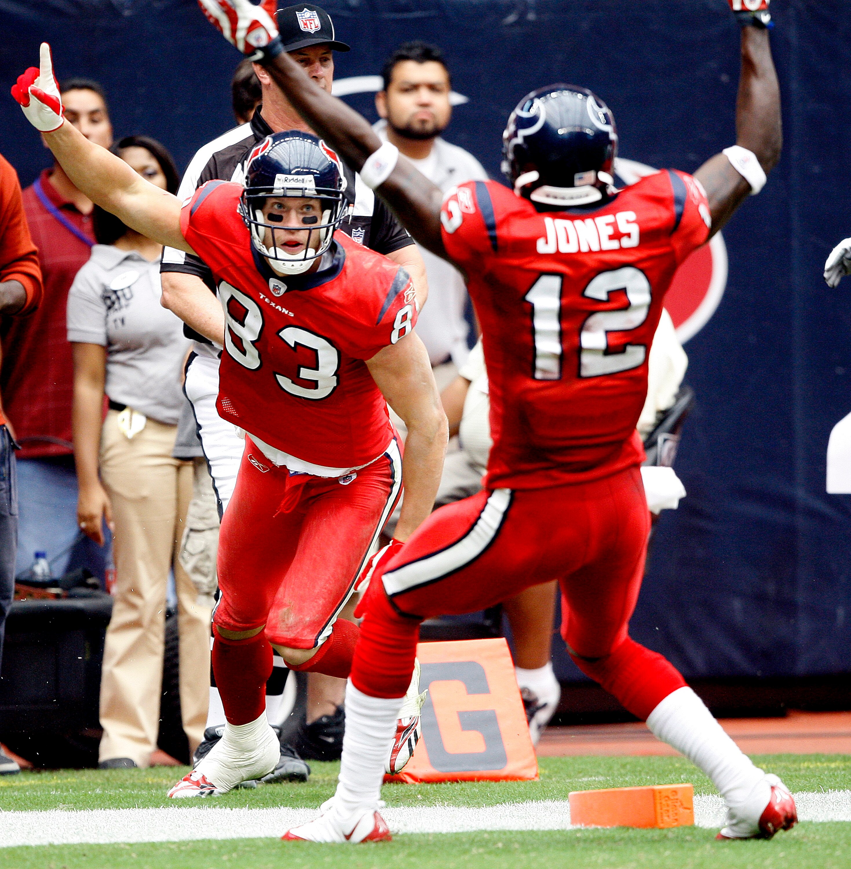 HOUSTON - SEPTEMBER 27:  Wide receiver Kevin Walter #83 of the Houston Texans celebrates with Jacoby Jones #12 after his touchdown catch in the second quarter against the Jacksonville Jaguars at Reliant Stadium on September 27, 2009 in Houston, Texas.  (P