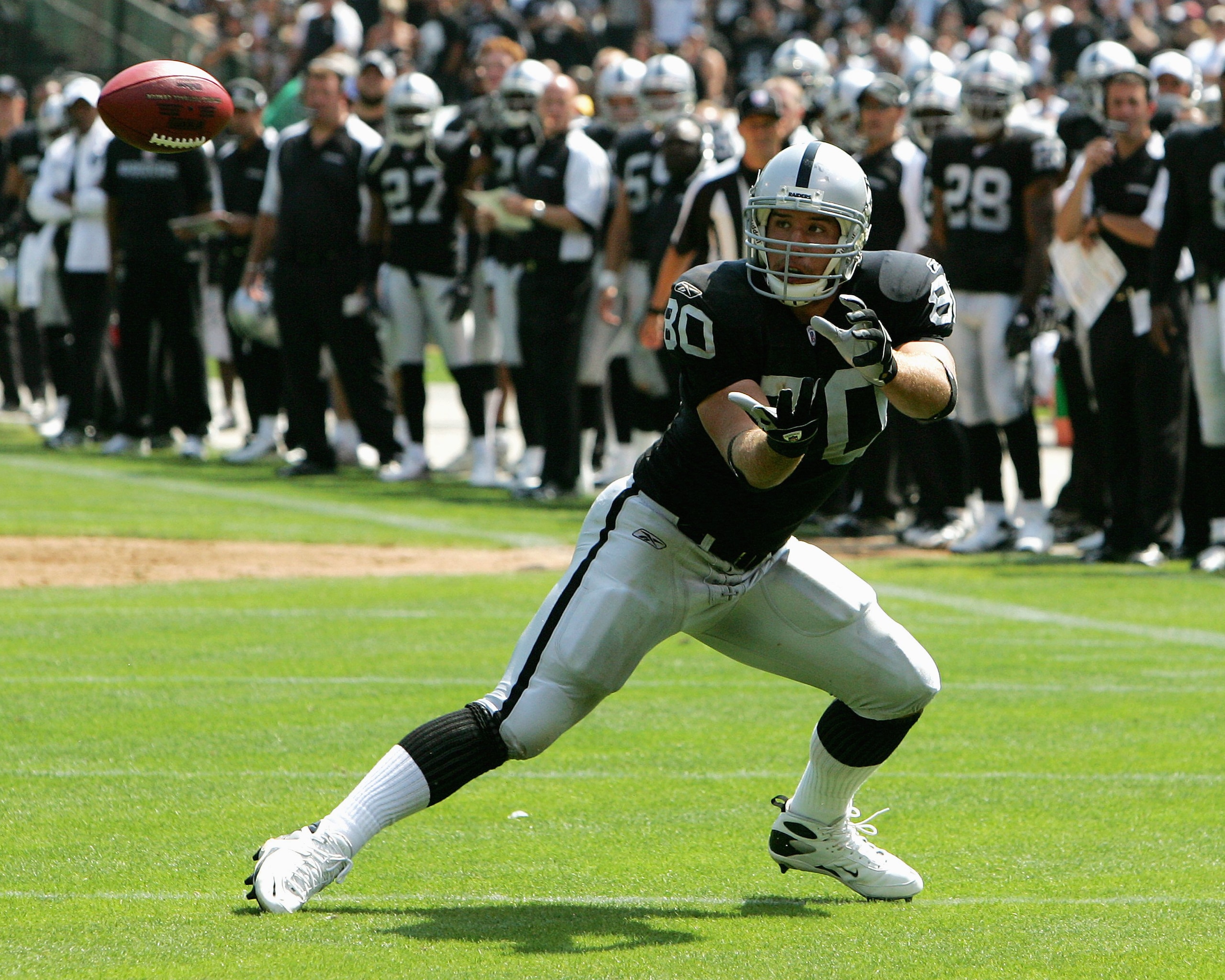 OAKLAND, CA - SEPTEMBER 9: Rookie tight end Zach Miller #80 of the Oakland Raiders awaits a pass against the Detroit Lions at the McAfee Coliseum on September 9, 2007 in Oakland, California. The Lions defeated the Raiders 36-21 (Photo by Kevin Terrell/G OAKLAND, CA - SEPTEMBER 9: Rookie tight end Zach Miller #80 of the Oakland Raiders awaits a pass against the Detroit Lions at the McAfee Coliseum on September 9, 2007 in Oakland, California. The Lions defeated the Raiders 36-21 (Photo by Kevin Terrell/G