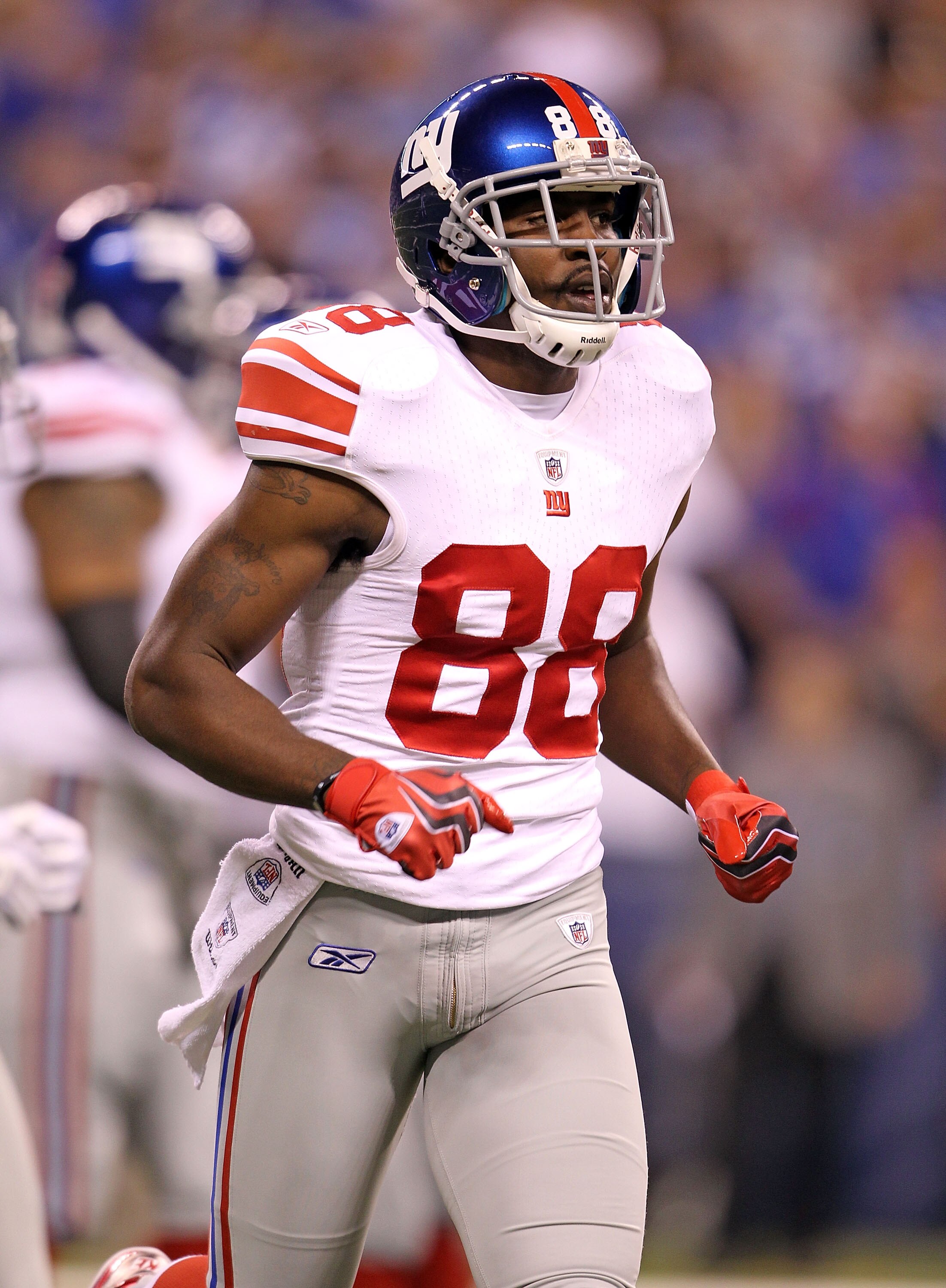 INDIANAPOLIS - SEPTEMBER 19:  Hakeem Nicks #88 of the New York Giants is pictured during the NFL game against the Indianapolis Colts at Lucas Oil Stadium on September 19, 2010 in Indianapolis, Indiana.  (Photo by Andy Lyons/Getty Images)
