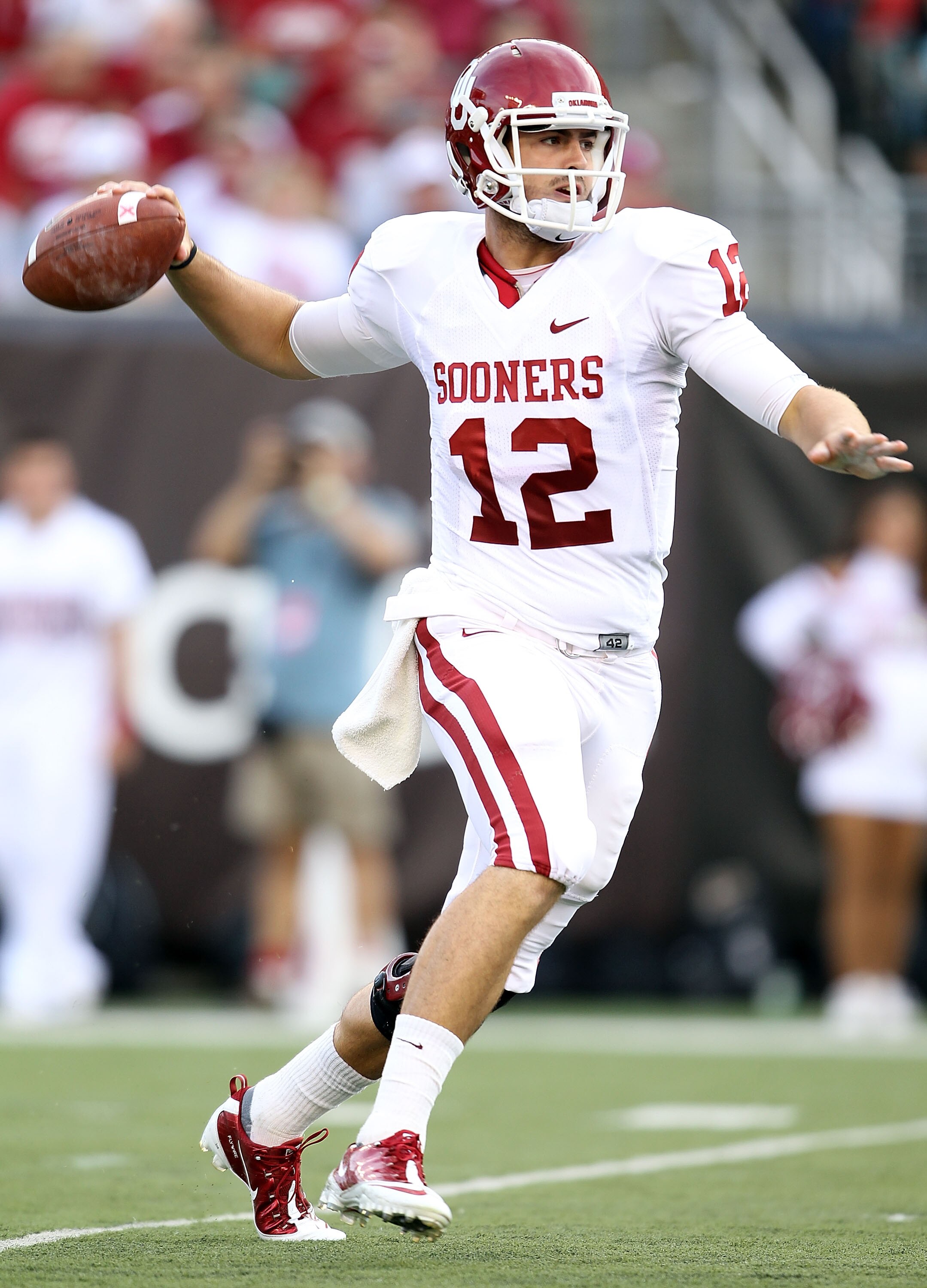 CINCINNATI - SEPTEMBER 25: Landry Jones #12 of the Oklahoma Sooners throws a pass during the game against the Cincinnati Bearcats at Paul Brown Stadium on September 25, 2010 in Cincinnati, Ohio. (Photo by Andy Lyons/Getty Images) CINCINNATI - SEPTEMBER 25: Landry Jones #12 of the Oklahoma Sooners throws a pass during the game against the Cincinnati Bearcats at Paul Brown Stadium on September 25, 2010 in Cincinnati, Ohio. (Photo by Andy Lyons/Getty Images)