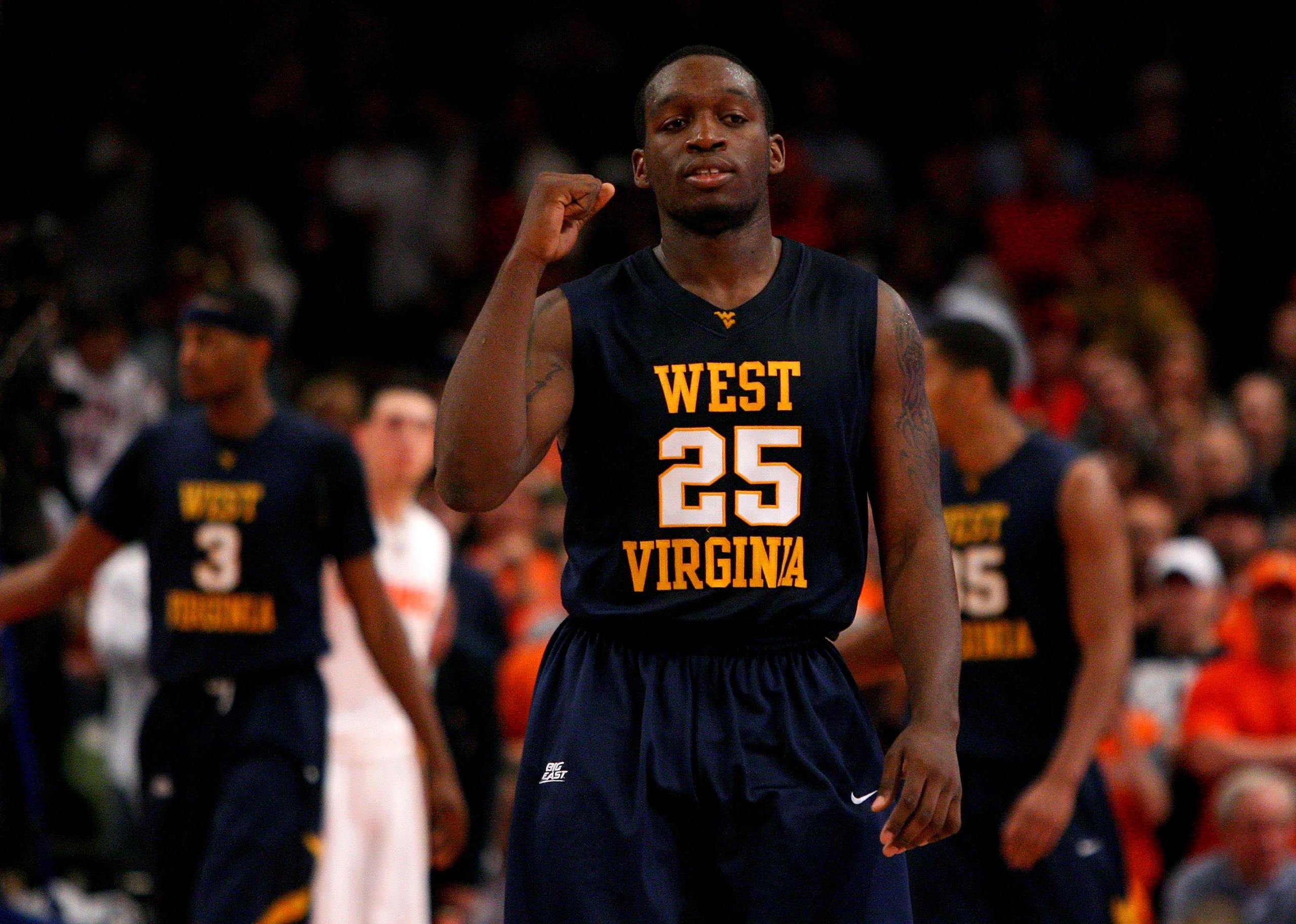 NEW YORK - MARCH 13:  Darryl Bryant #25 of the West Virginia Mountaineers reacts against the Syracuse Orange during the semifinal round of the Big East Tournament at Madison Square Garden on March 13, 2009 in New York City.  (Photo by Jim McIsaac/Getty Im