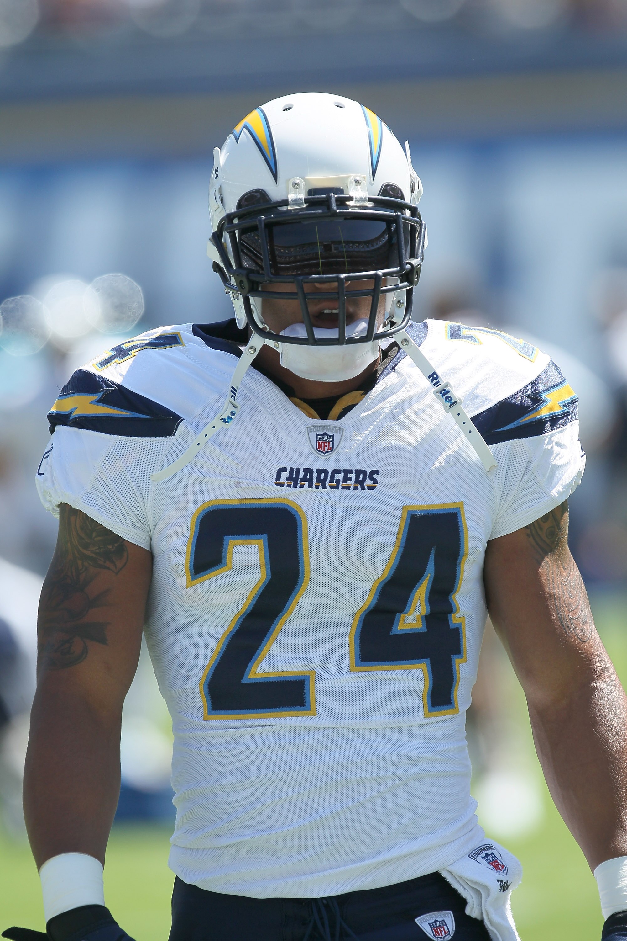 SAN DIEGO - SEPTEMBER 19:  Running back Ryan Mathews #24 of the San Diego Chargers warms up for the game with the Jacksonville Jaguars at Qualcomm Stadium on September 19, 2010 in San Diego, California.   The Chargers won 38-13.  (Photo by Stephen Dunn/Ge