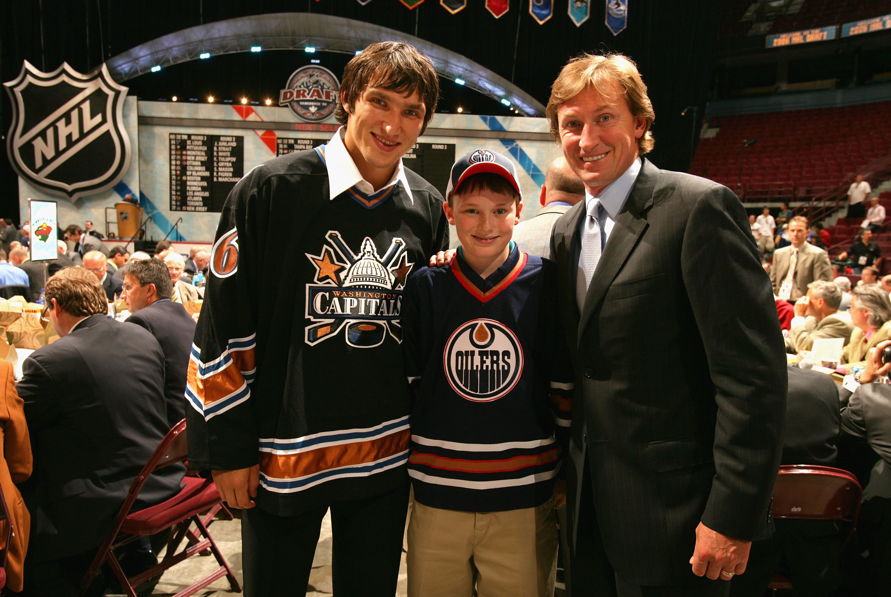 VANCOUVER, BC - JUNE 24:  Alexander Ovechkin (L) of the Washington Capitals poses with head coach Wayne Gretzky of the Phoenix Coyotes during the 2006 NHL Draft held at General Motors Place on June 24, 2006 in Vancouver, Canada.  (Photo by Jeff Vinnick/Ge