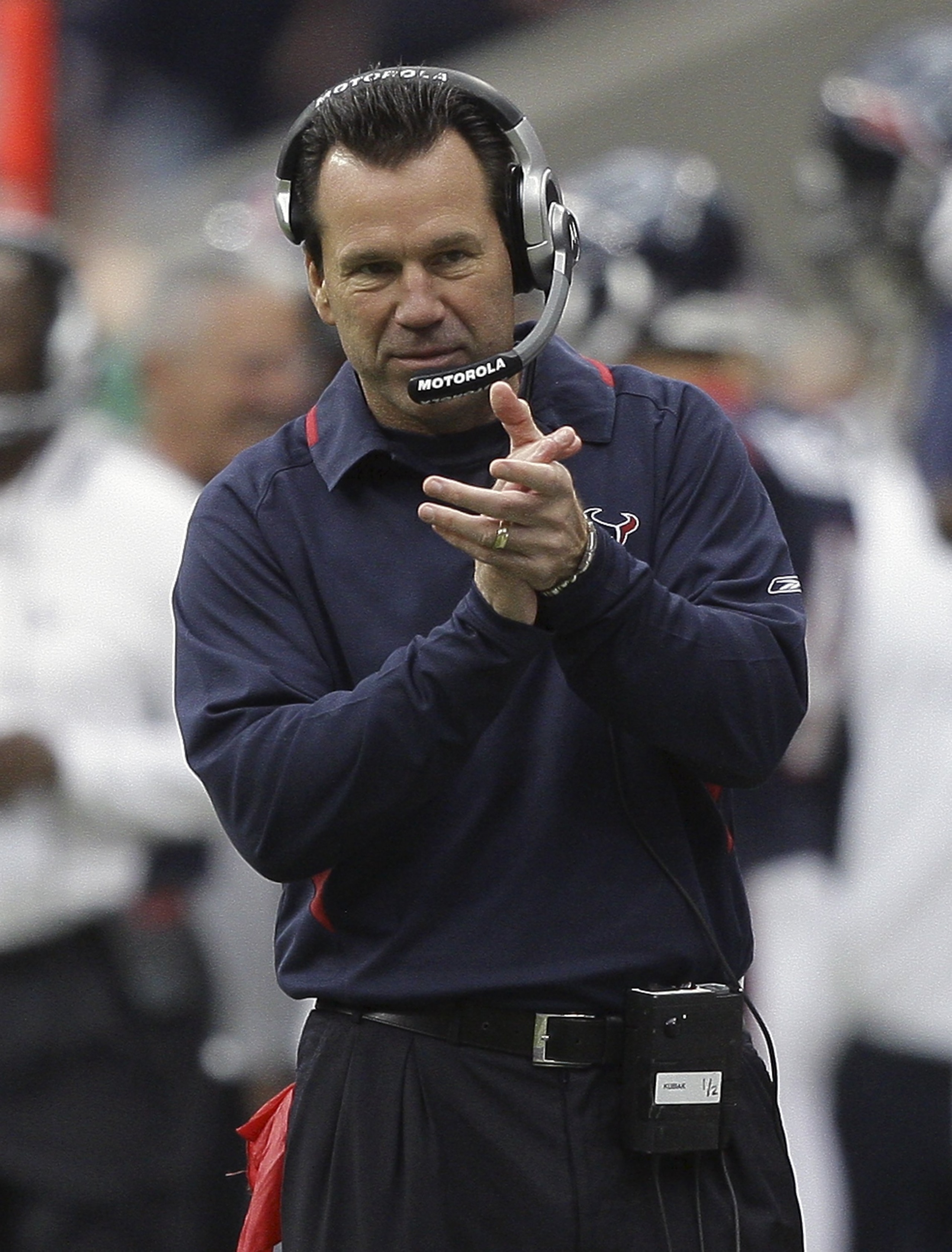 HOUSTON - DECEMBER 13:  Head coach Gary Kubiak claps his hands after the Texans scored first on a 64 yard pass reception to wide receiver Andre Joihnson at Reliant Stadium on December 13, 2009 in Houston, Texas.  (Photo by Bob Levey/Getty Images)