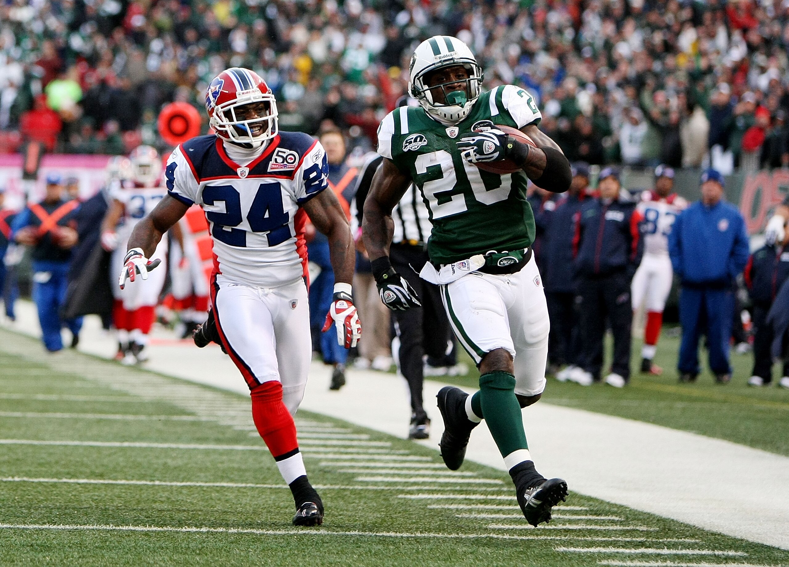 EAST RUtheRFORD, NJ - OCTOBER 18: Thomas Jones #20 of the New York Jets scores a touchdown as Terrence McGee #24 of the Buffalo Bills defends during their game on October 18, 2009 at Giants Stadium in East Rutherford, New Jersey. (Photo by Al Bello/Gett EAST RUtheRFORD, NJ - OCTOBER 18: Thomas Jones #20 of the New York Jets scores a touchdown as Terrence McGee #24 of the Buffalo Bills defends during their game on October 18, 2009 at Giants Stadium in East Rutherford, New Jersey. (Photo by Al Bello/Gett