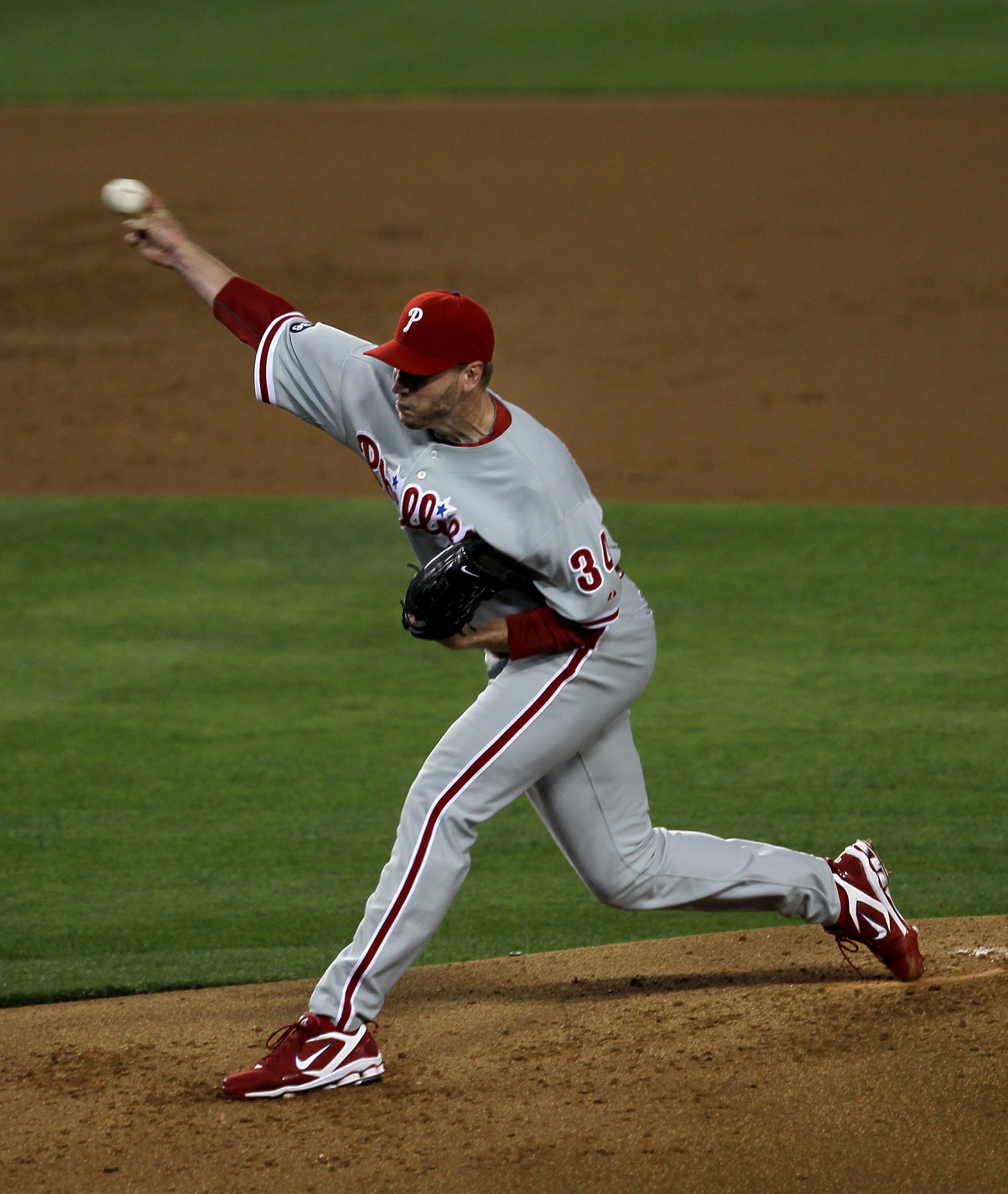 LOS ANGELES, CA - AUGUST 30:  Roy Halladay #34 of the Philadelphia Phillies throws a pitch against the Los Angeles Dodgers on August 30, 2010 at Dodger Stadium  in Los Angeles, California.  (Photo by Stephen Dunn/Getty Images)