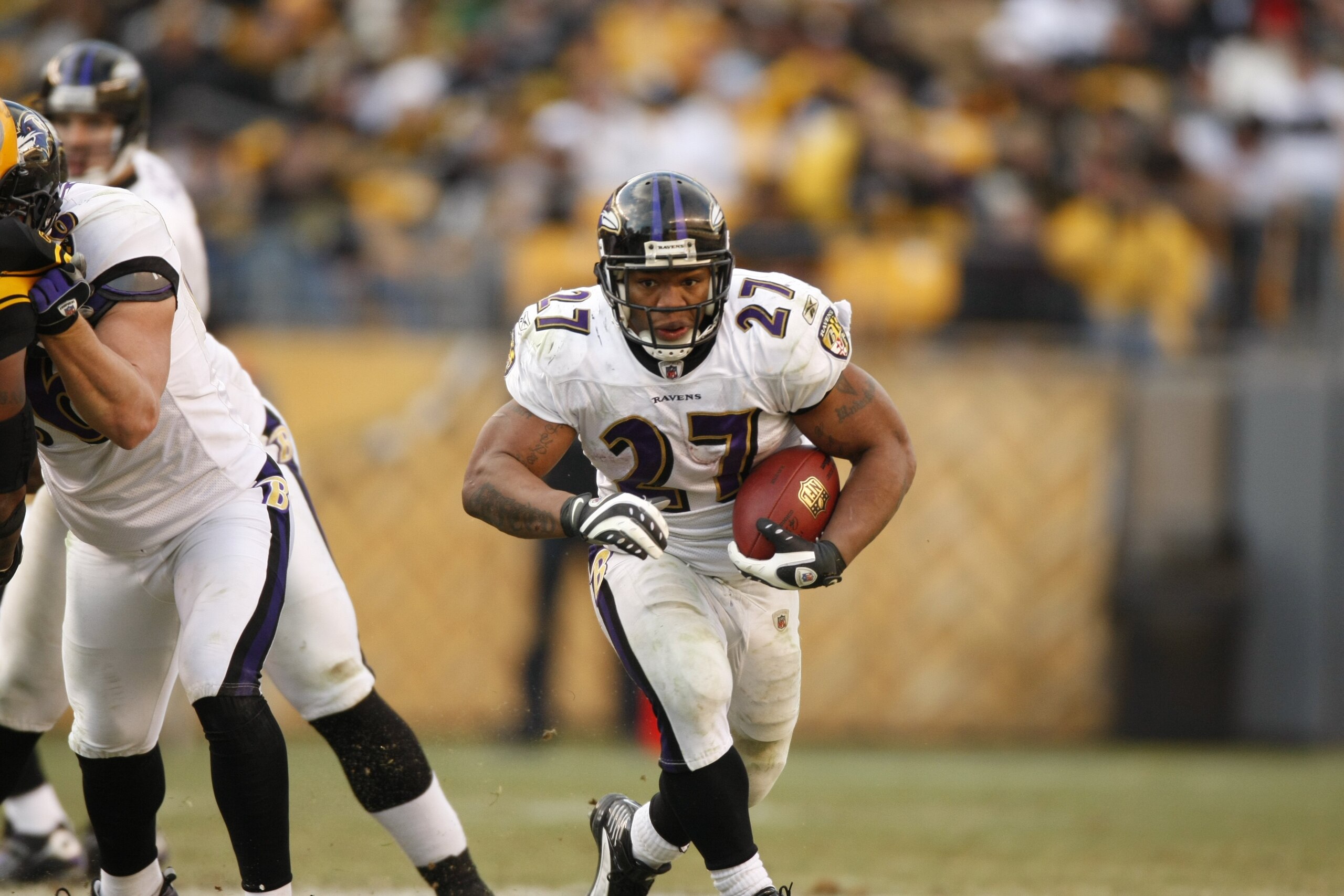 PITTSBURGH - DECEMBER 27:  Ray Rice #27 of the Baltimore Ravens carries the ball during the game against the Pittsburgh Steelers on December 27, 2009 at Heinz Field in Pittsburgh, Pennsylvania. (Photo by Gregory Shamus/Getty Images)