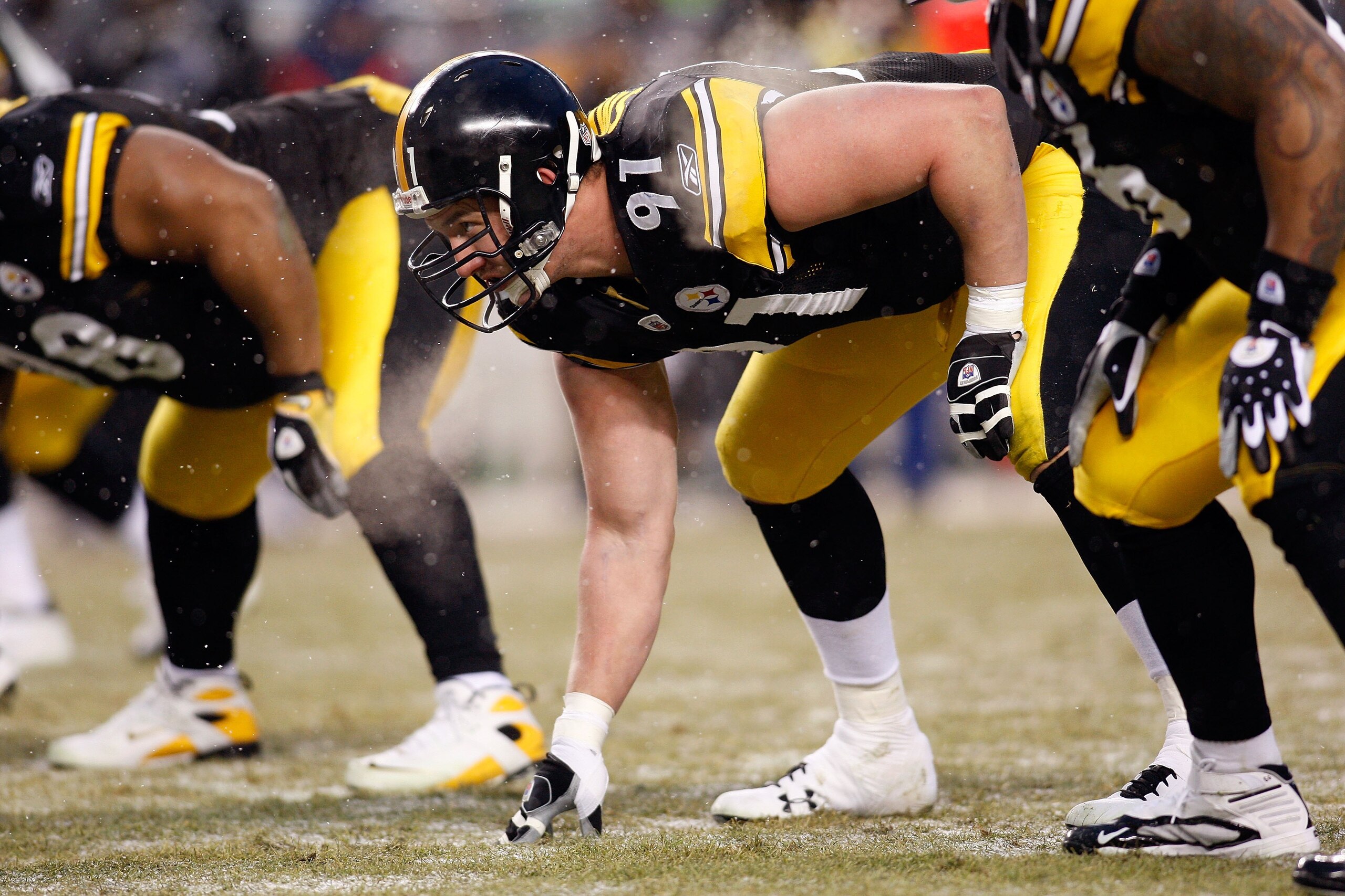 PITTSBURGH - JANUARY 11:  Aaron Smith #91 of the Pittsburgh Steelers lines up on defense against the San Diego Chargers during their AFC Divisional Playoff Game on January 11, 2009 at Heinz Field in Pittsburgh, Pennsylvania. Steelers won 35-24. (Photo by 