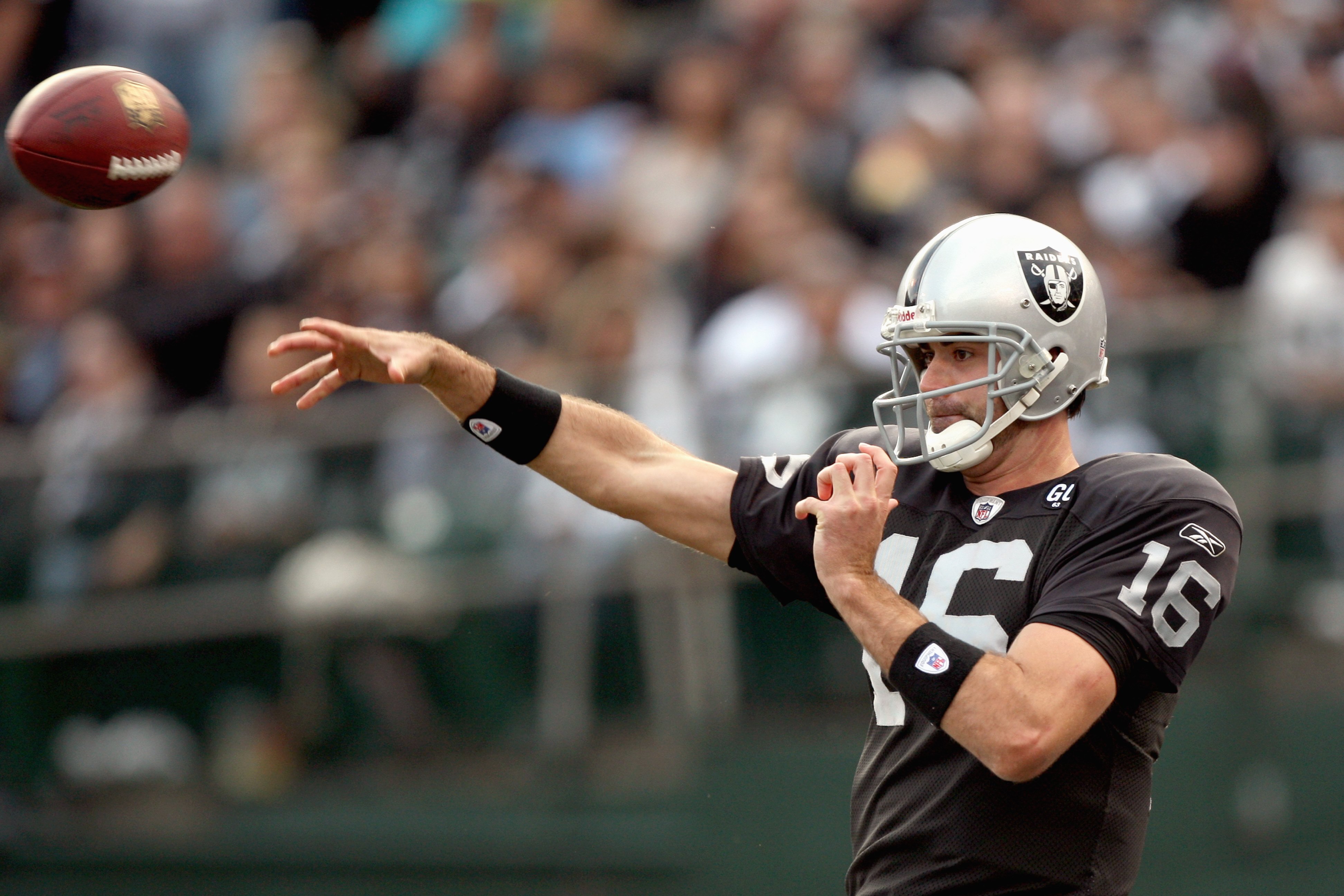 OAKLAND, CA - NOVEMBER 9:  Quarterback Andrew Walter #16 of the Oakland Raiders passes the ball downfield during the game against the Carolina Panthers at the Oakland-Alameda County Coliseum on November 9, 2008 in Oakland, California. (Photo by Jed Jacobs