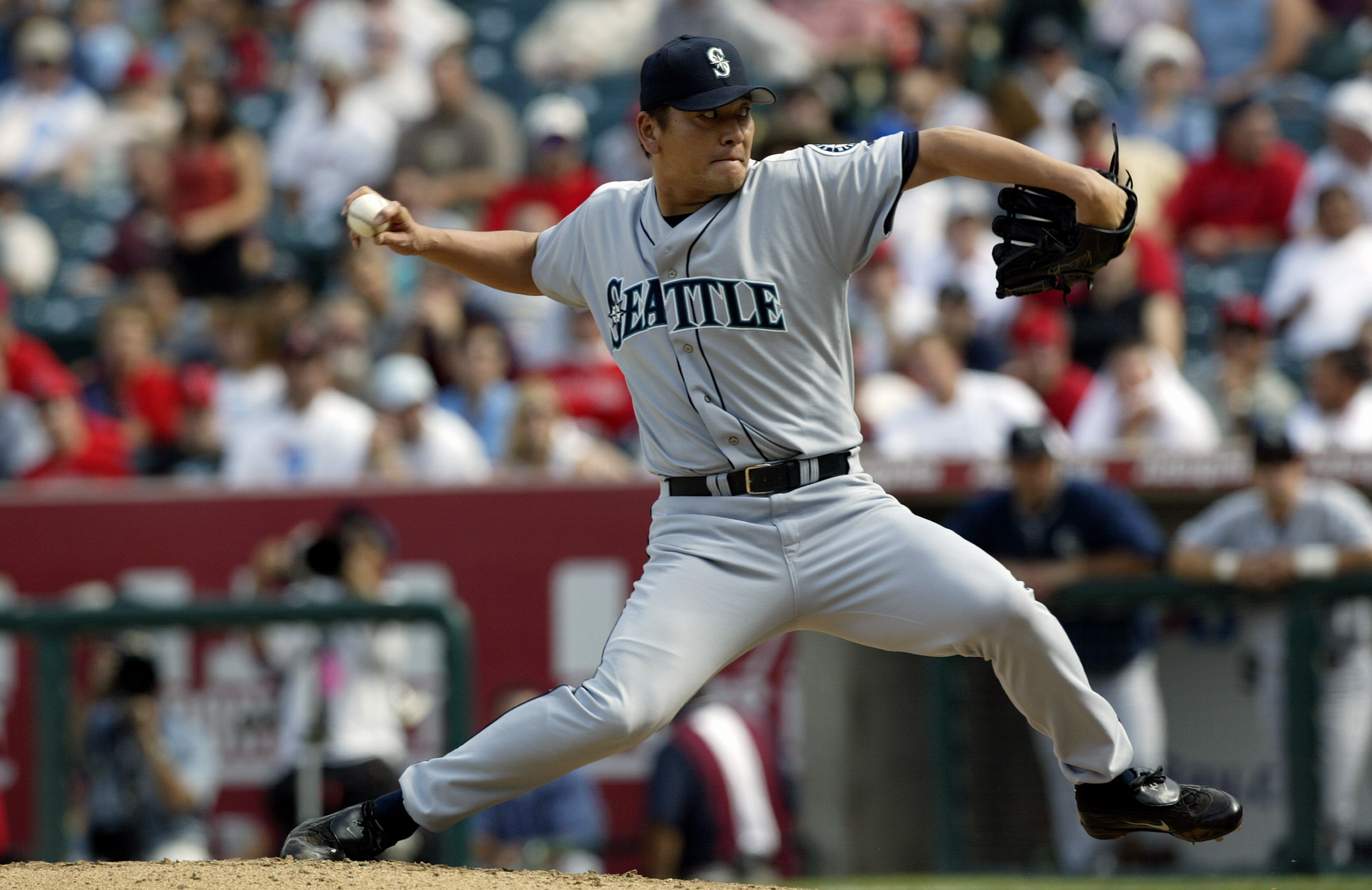 ANAHEIM, CA - SEPTEMBER 24:  Kazuhiro Sasaki of the Seattle Mariners pitches against the Anaheim Angels in the eighth inning on September 24, 2003 at Edison Field in Anaheim, California.  The Angels defeated the Mariners 4-0.  (Photo by Robert Laberge/Get