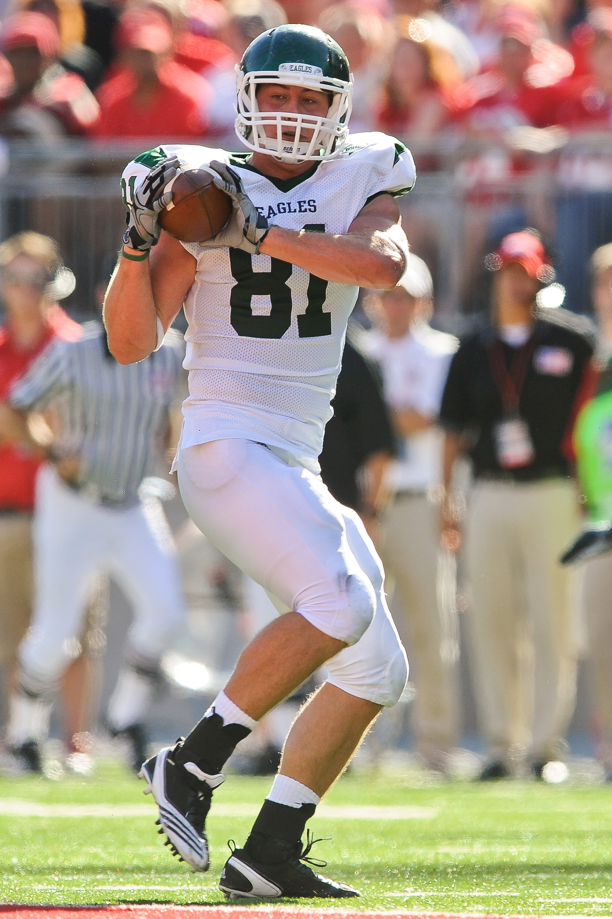 COLUMBUS, OH - SEPTEMBER 25:  Ben Thayer #81 of the Eastern Michigan Eagles runs with the ball against the Ohio State Buckeyes at Ohio Stadium on September 25, 2010 in Columbus, Ohio.  Ohio State won 73-20. (Photo by Jamie Sabau/Getty Images)