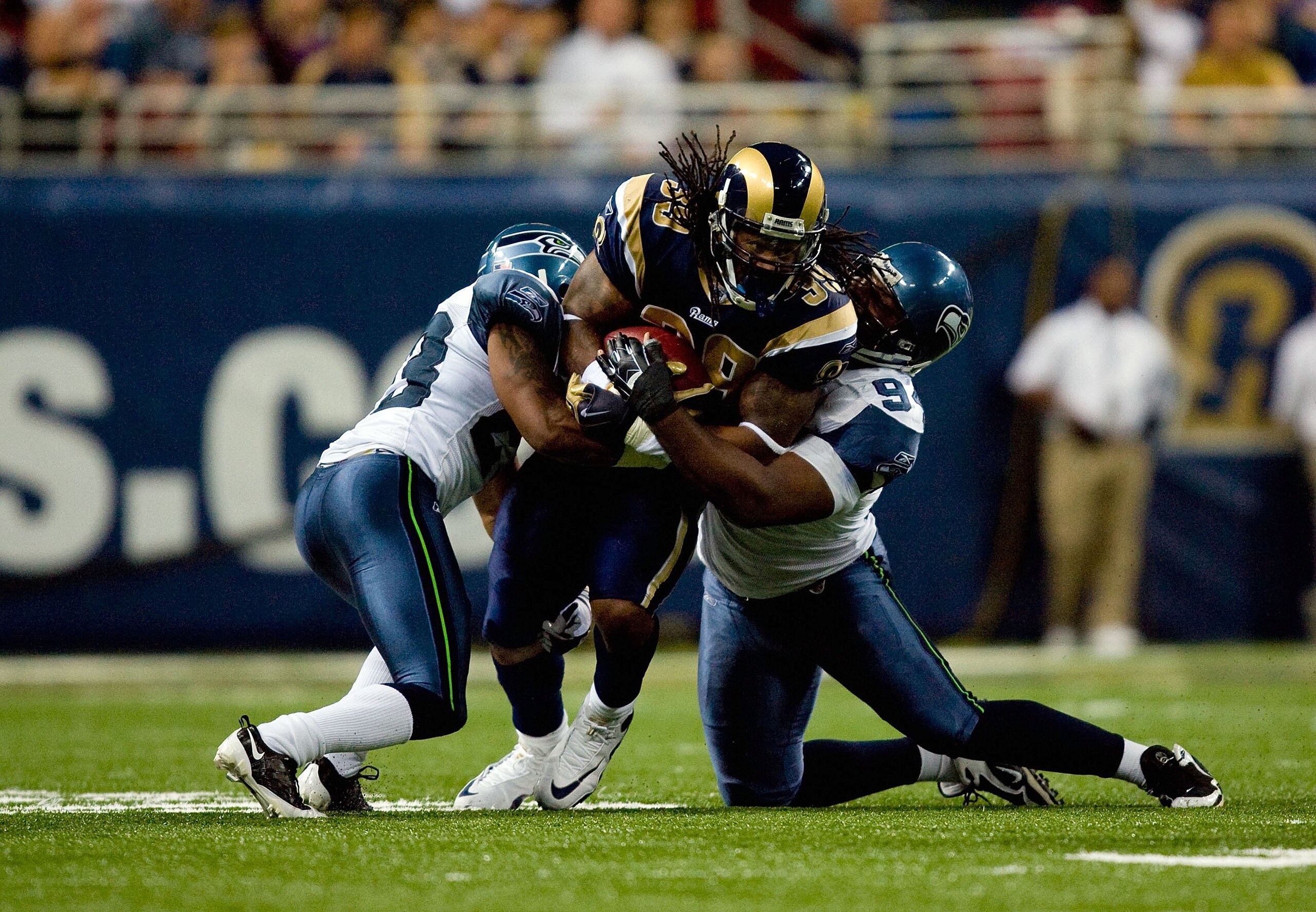 ST. LOUIS - NOVEMBER 29: Steven Jackson #39 of the St. Louis Rams runs with the ball for yardage against the Seattle Seahawks during their NFL game at Edward Jones Dome on November 29, 2009 in St. Louis, Missouri. The Seahawks defeated the Rams 27-17. ( ST. LOUIS - NOVEMBER 29: Steven Jackson #39 of the St. Louis Rams runs with the ball for yardage against the Seattle Seahawks during their NFL game at Edward Jones Dome on November 29, 2009 in St. Louis, Missouri. The Seahawks defeated the Rams 27-17. (