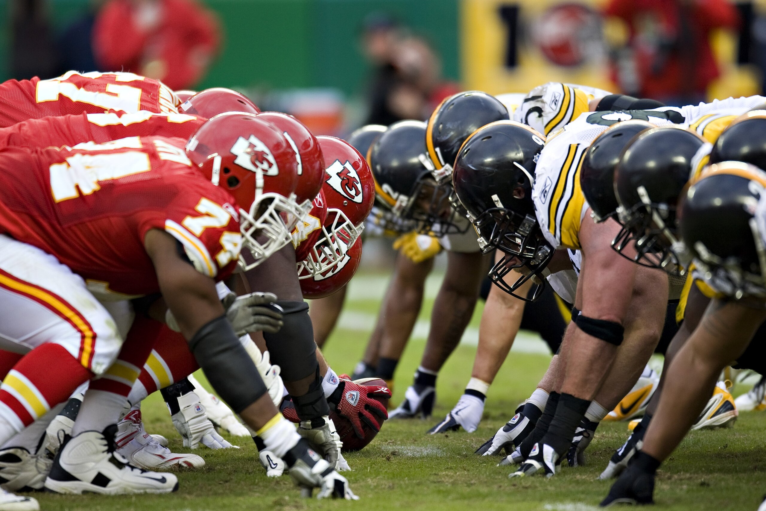 KANSAS CITY, MO - NOVEMBER 22:  Field goal line of the Kansas City Chiefs during NFL action against the Pittsburgh Steelers at Arrowhead Stadium on November 22, 2009 in Kansas City, Missouri.  The Chiefs defeated the Steelers 27-24.  (Photo by Wesley Hitt