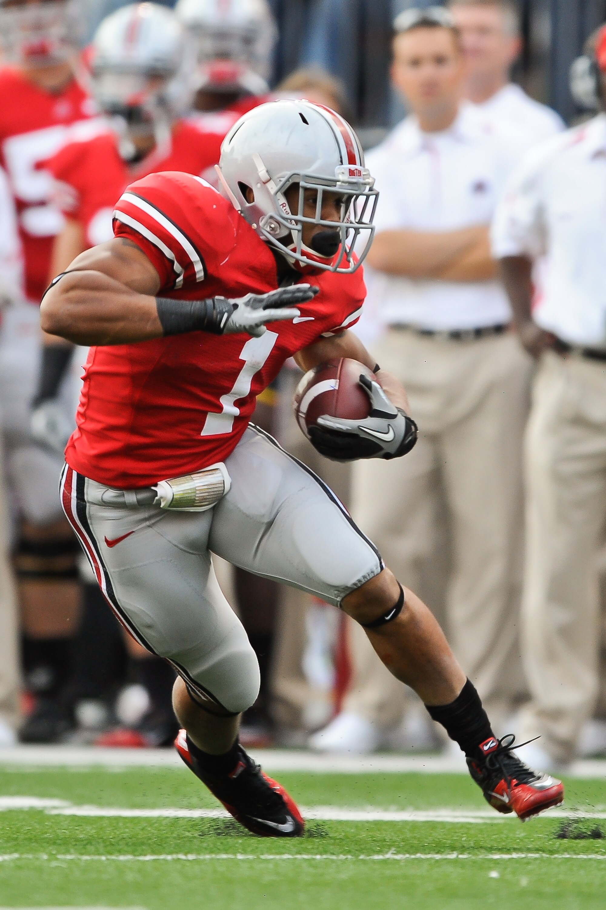 COLUMBUS, OH - SEPTEMBER 25:  Dan Herron #1 of the Ohio State Buckeyes runs with the ball against the Eastern Michigan Eagles at Ohio Stadium on September 25, 2010 in Columbus, Ohio.  Ohio State won 73-20. (Photo by Jamie Sabau/Getty Images)
