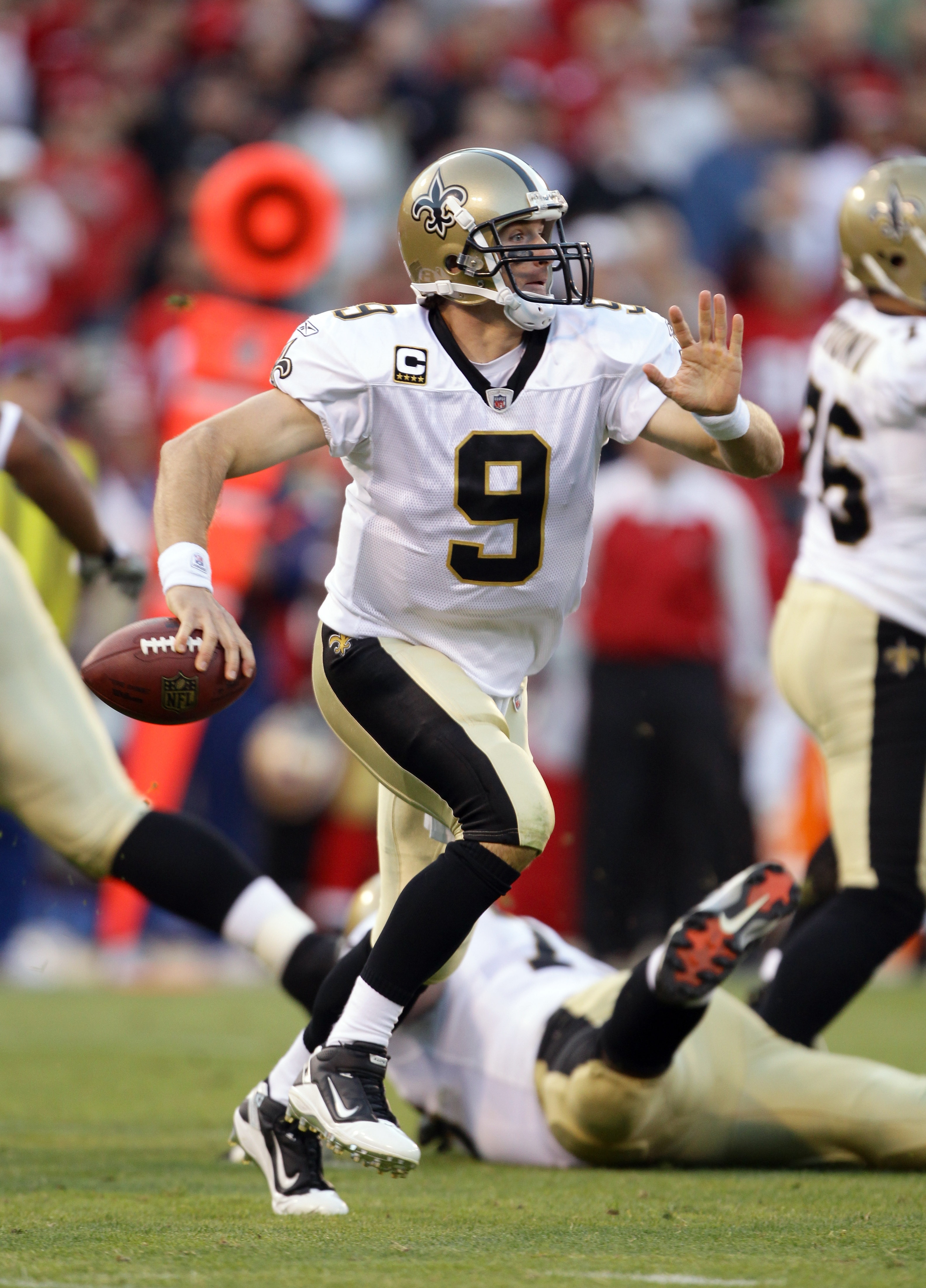 SAN FRANCISCO - SEPTEMBER 20:  Drew Brees #9 of the New Orleans Saints in action during their game against the San Francisco 49ers at Candlestick Park on September 20, 2010 in San Francisco, California.  (Photo by Ezra Shaw/Getty Images)