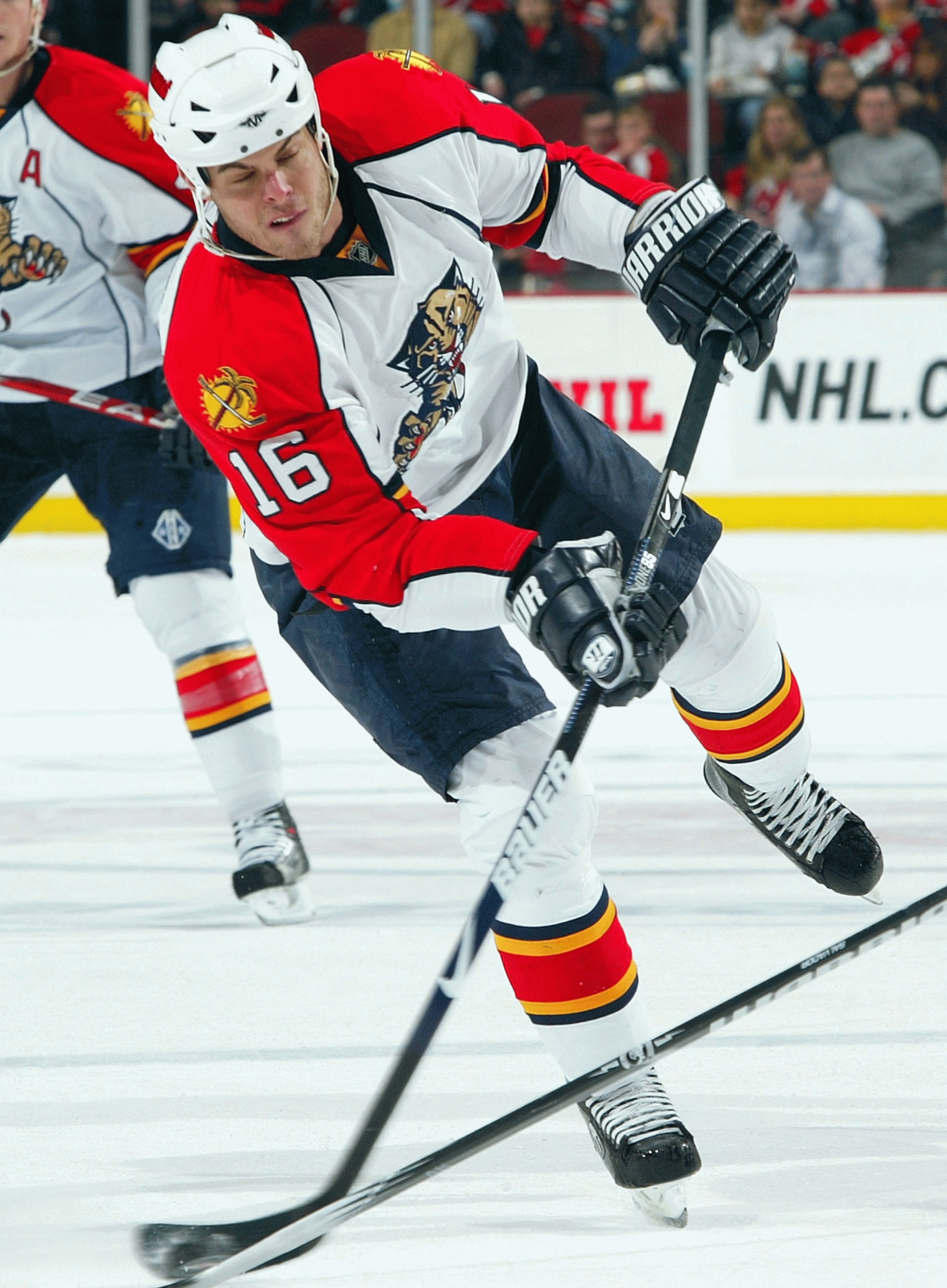 NEWARK, NJ - FEBRUARY 28:  Nathan Horton #16 of the Florida Panthers skates against the New Jersey Devils at the Prudential Center on February 28, 2009 in Newark, New Jersey. The Devils defeated the Panthers 7-2.  (Photo by Jim McIsaac/Getty Images)