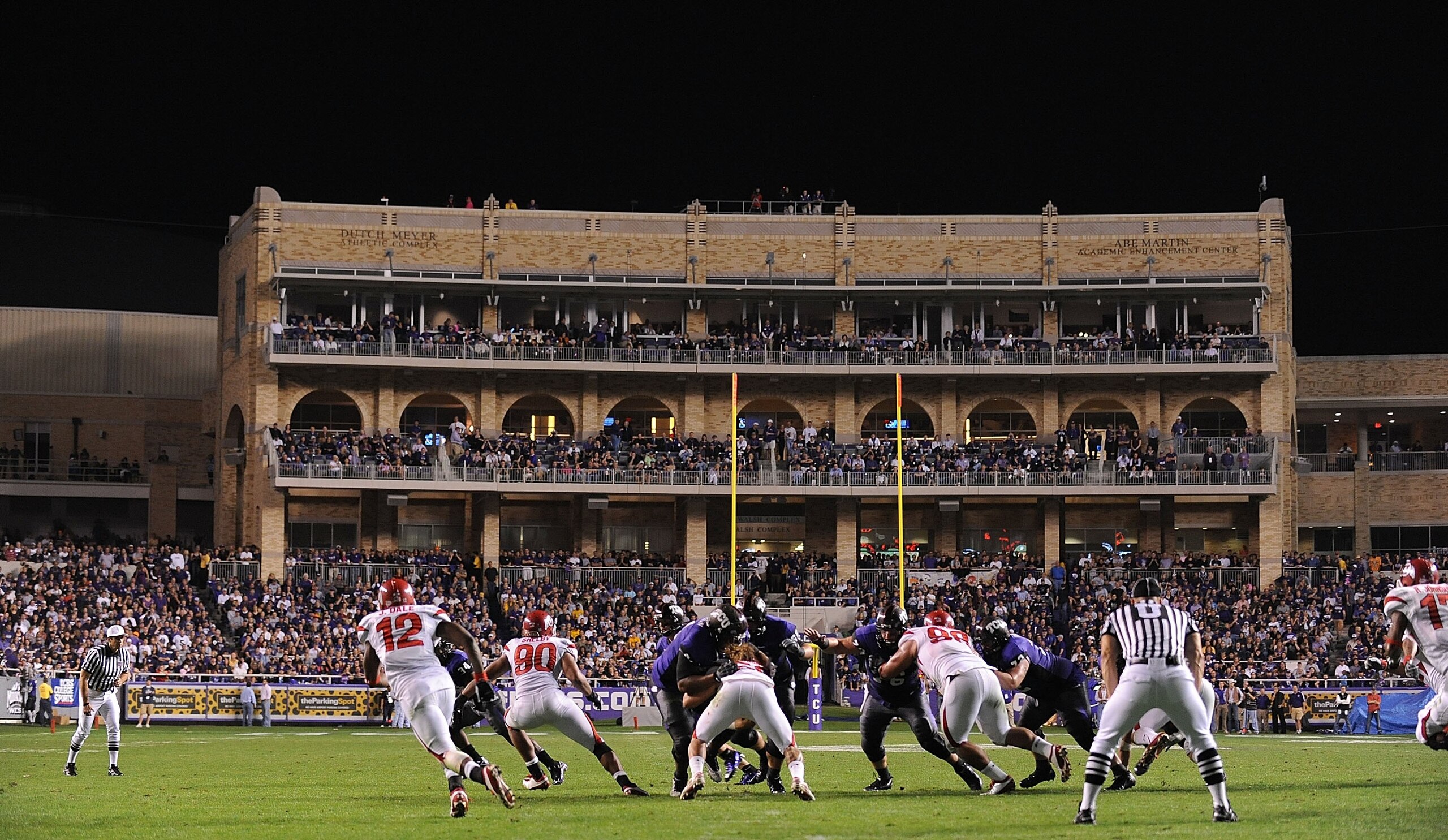 FORT WORTH, TX - NOVEMBER 14:  A field level view of the Utah Utes and the TCU Horned Frogs at Amon G. Carter Stadium on November 14, 2009 in Fort Worth, Texas.  (Photo by Ronald Martinez/Getty Images)