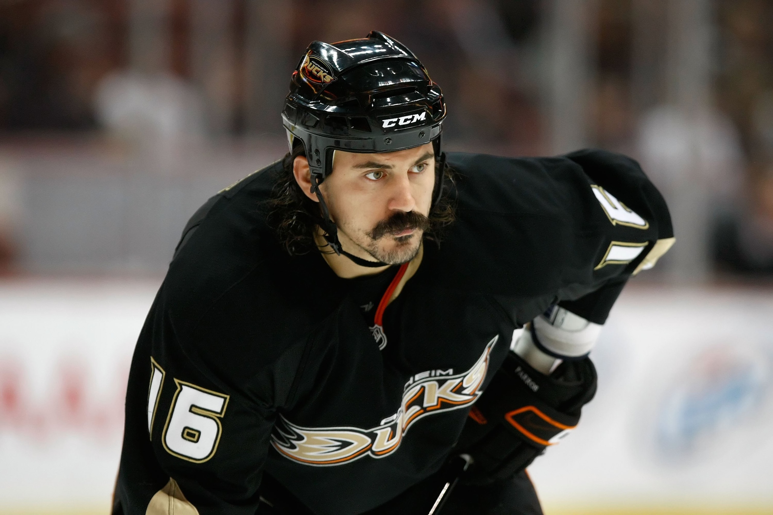 ANAHEIM, CA - NOVEMBER 29:  George Parros #16 of the Anaheim Ducks waits to faceoff against the Phoenix Coyotes at the Honda Center on November 29, 2009 in Anaheim, California.  (Photo by Jeff Gross/Getty Images)