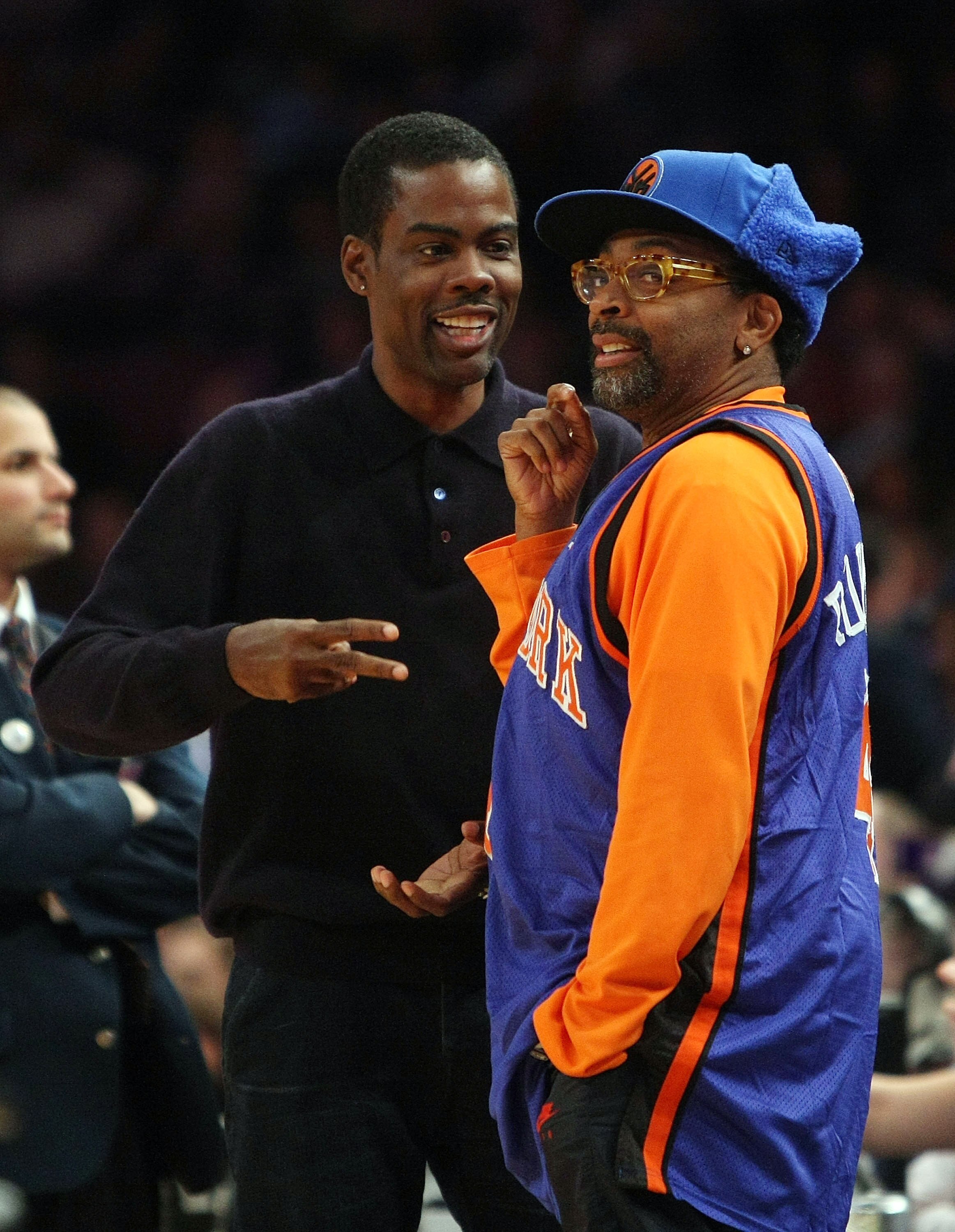 NEW YORK - DECEMBER 07: Comedian Chris Rock talks with director Spike Lee during the game between the New York Knicks and the Portland Trail Blazers at Madison Square Garden on December 7, 2009 in New York, New York. NOTE TO USER: User expressly acknowle NEW YORK - DECEMBER 07: Comedian Chris Rock talks with director Spike Lee during the game between the New York Knicks and the Portland Trail Blazers at Madison Square Garden on December 7, 2009 in New York, New York. NOTE TO USER: User expressly acknowle