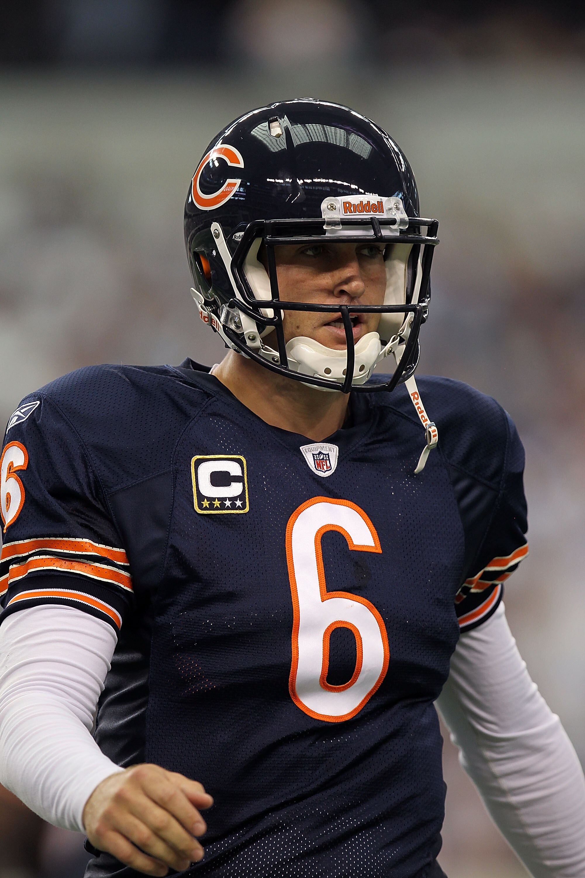ARLINGTON, TX - SEPTEMBER 19:  Quarterback Jay Cutler #6 of the Chicago Bears at Cowboys Stadium on September 19, 2010 in Arlington, Texas.  (Photo by Ronald Martinez/Getty Images)