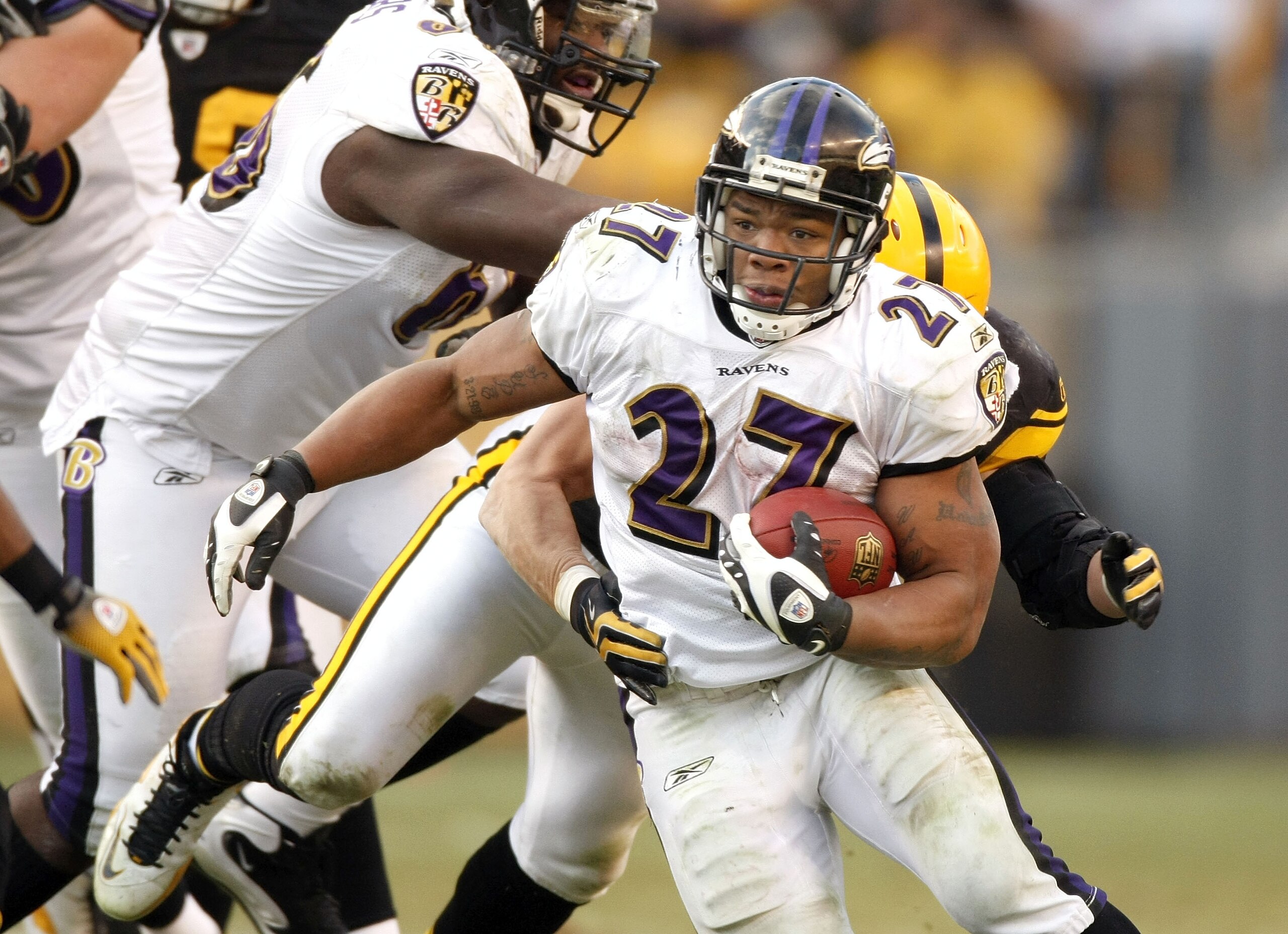 PITTSBURGH - DECEMBER 27: Ray Rice #27 of the Baltimore Ravens looks for yards during a third quarter run against the Pittsburgh Steelers on December 27, 2009 at Heinz Field in Pittsburgh, Pennsylvania. Pittsburgh won the game 23-20. (Photo by Gregory S PITTSBURGH - DECEMBER 27: Ray Rice #27 of the Baltimore Ravens looks for yards during a third quarter run against the Pittsburgh Steelers on December 27, 2009 at Heinz Field in Pittsburgh, Pennsylvania. Pittsburgh won the game 23-20. (Photo by Gregory S