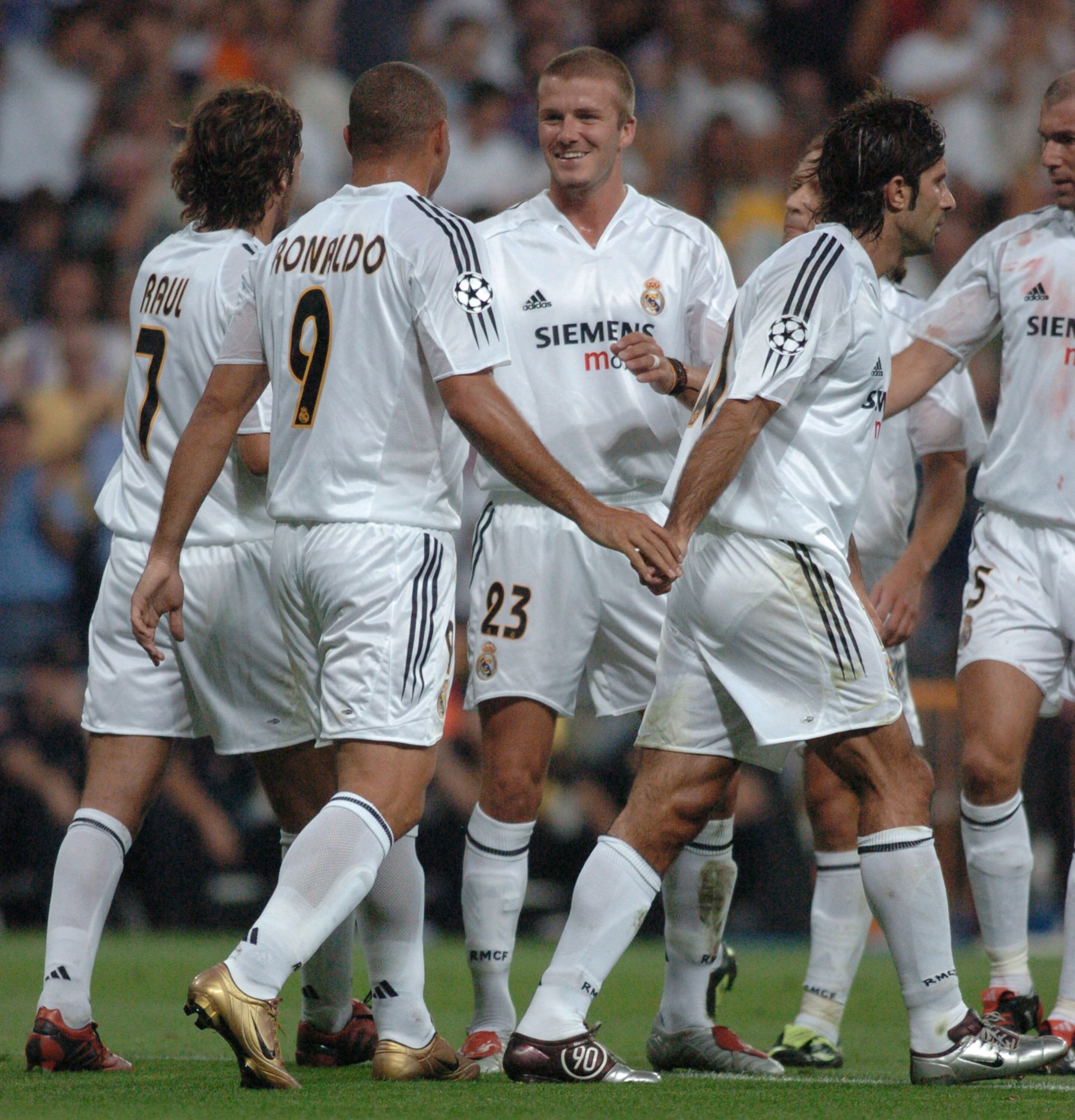 MADRID, SPAIN - AUGUST 25: Raul, Ronaldo, David Beckham, Figo and Zidane during the UEFA Champions League Qualifying match between Real Madrid and Wisla Krakow at The Bernabeu on August 25, 2004 in Madrid, Spain.  (Photo by Carlos Alvarez/Getty Images)