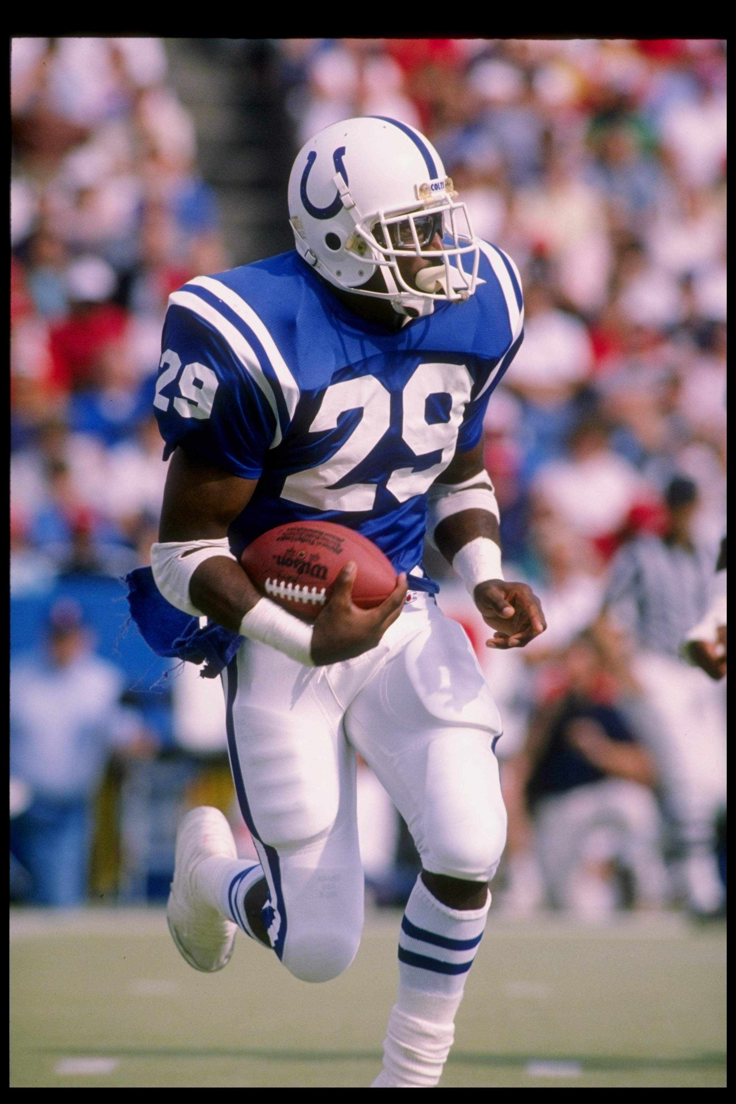 2 Oct 1988:  Running back Eric Dickerson of the Indianapolis Colts runs with the ball during a game against the New England Patriots  at Foxboro Stadium in Foxboro, Massachusetts.  The Patriots won the game 21-17. Mandatory Credit: Rick Stewart  /Allsport
