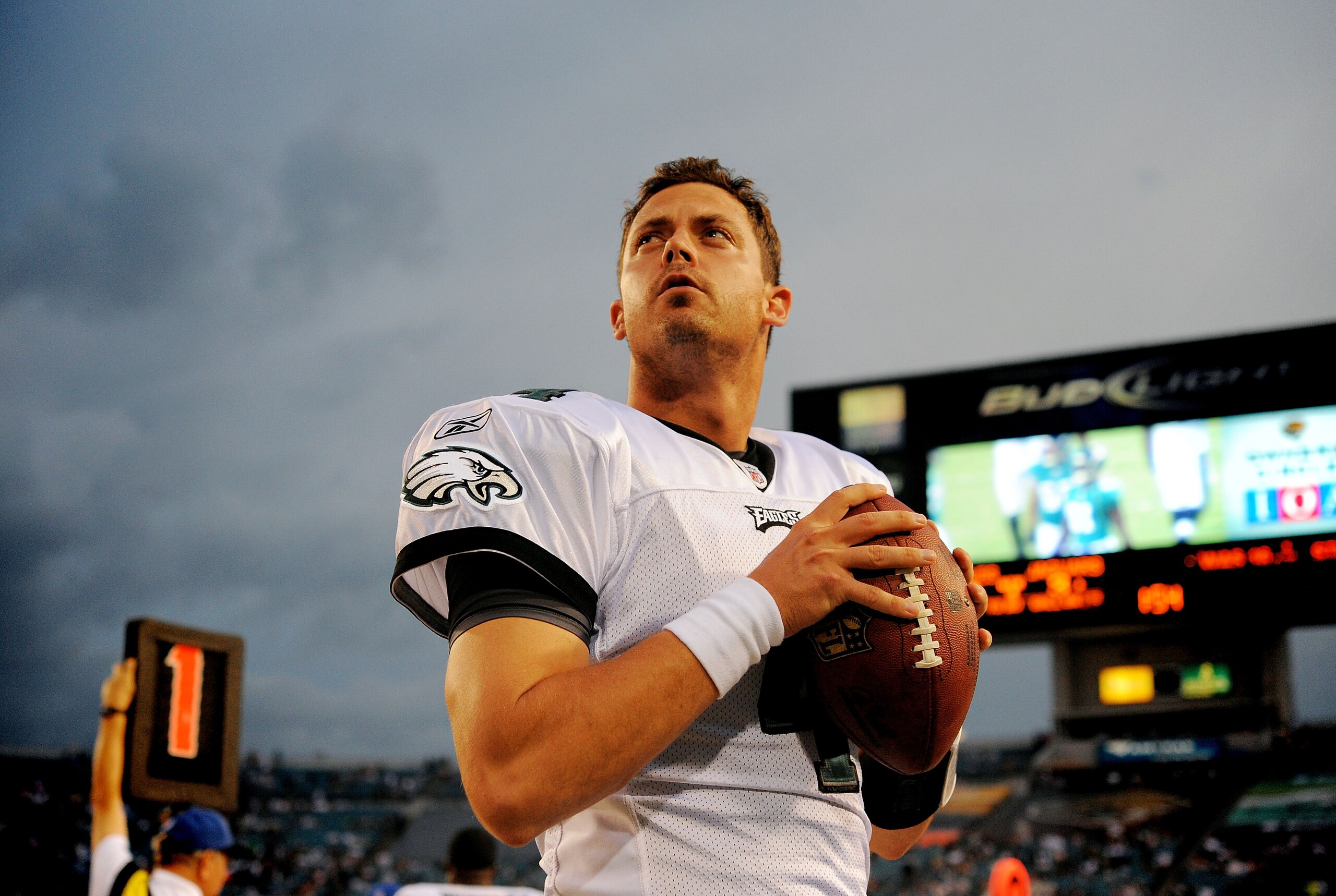 JACKSONVILLE, FL - SEPTEMBER 26: Quarterback Kevin Kolb #4 of the Philadelphia Eagles warms-up on the sidelines while taking on the Jacksonville Jaguars at EverBank Field on September 26, 2010 in Jacksonville, Florida. The Eagles defeated the Jaguars 28- JACKSONVILLE, FL - SEPTEMBER 26: Quarterback Kevin Kolb #4 of the Philadelphia Eagles warms-up on the sidelines while taking on the Jacksonville Jaguars at EverBank Field on September 26, 2010 in Jacksonville, Florida. The Eagles defeated the Jaguars 28-