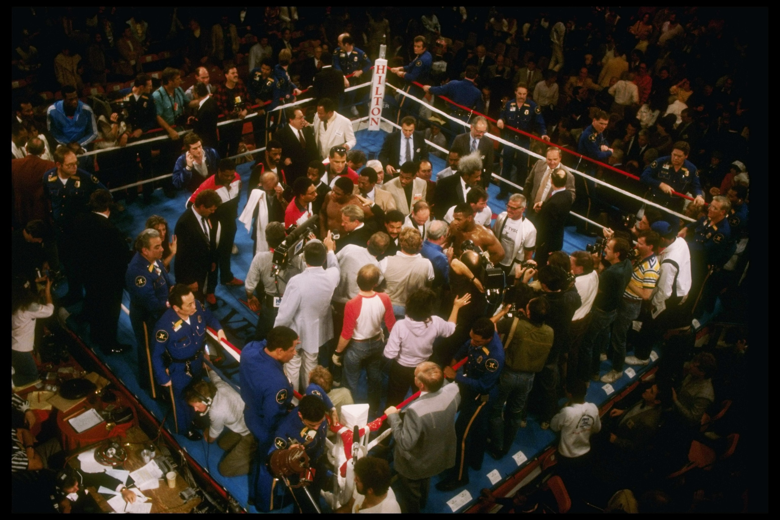 22 Nov 1986:  Trevor Berbick loses to Mike Tyson in the second of the twelve rounds at the Las Vegas Hilton in Las Vegas, Nevada. Tyson won the WBC World Heavyweight Championship. Mandatory Credit: Mike Powell  /Allsport